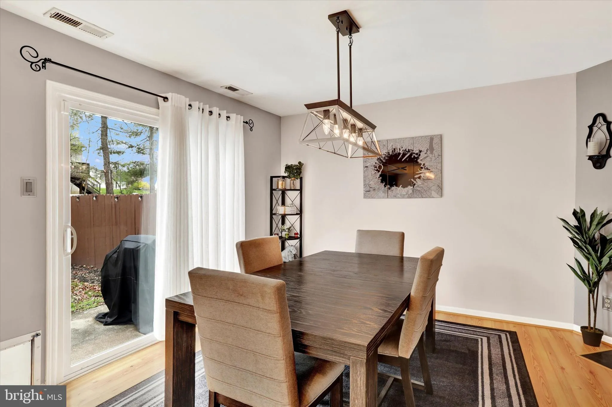 Yardley, Pennsylvania 19067, United States, 3 Bedrooms Bedrooms, ,3 BathroomsBathrooms,Residential,Pending,114362