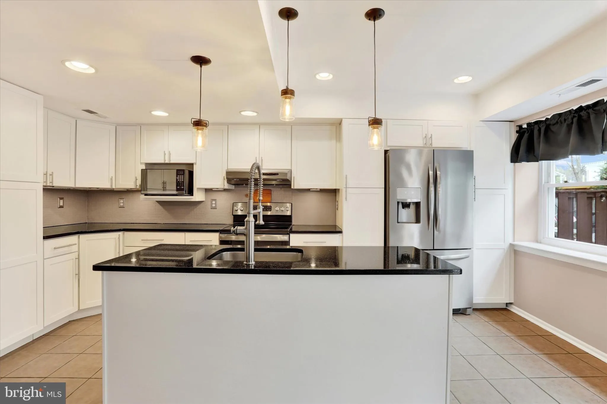 Yardley, Pennsylvania 19067, United States, 3 Bedrooms Bedrooms, ,3 BathroomsBathrooms,Residential,Pending,114362