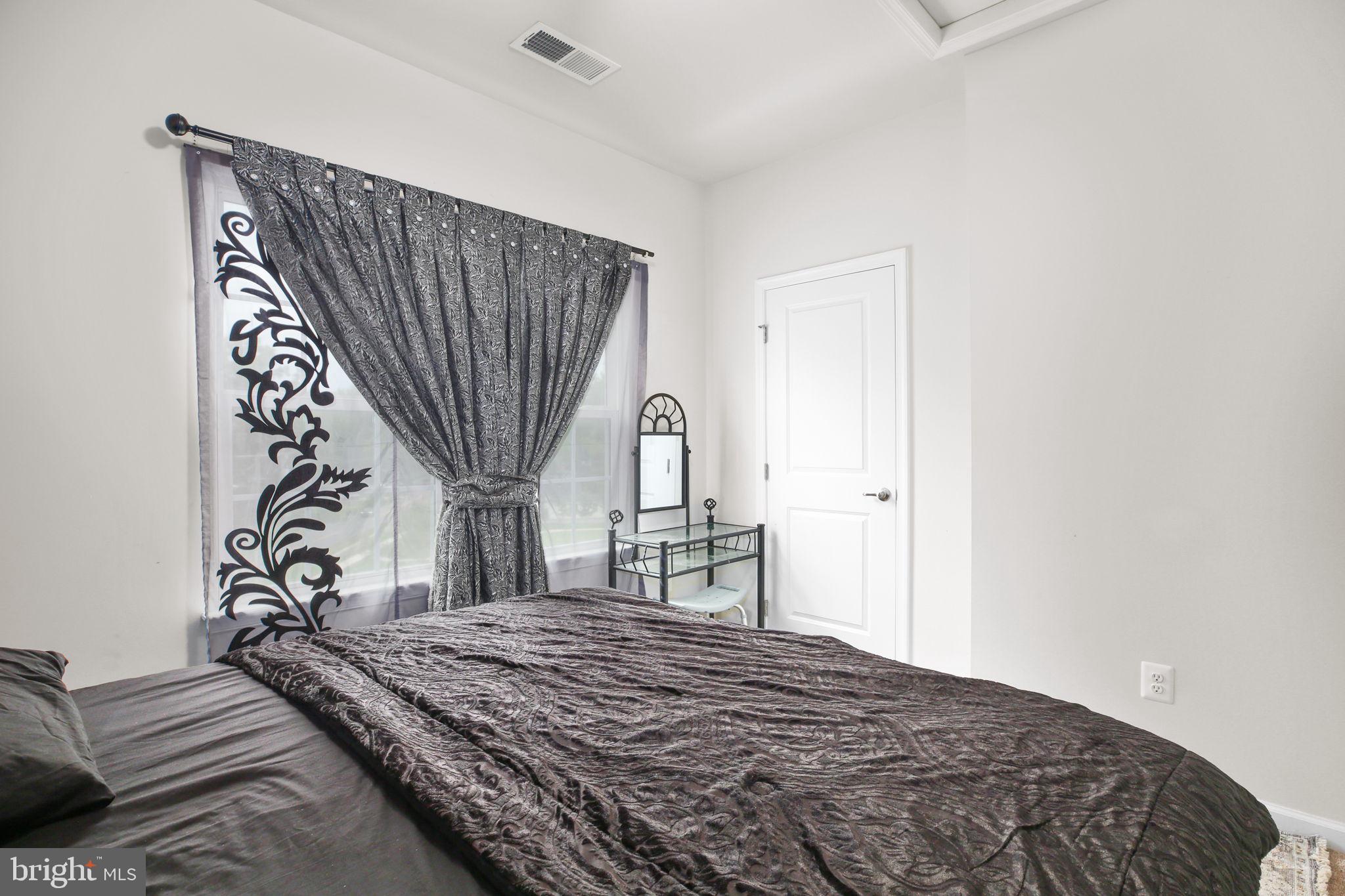 EAGLE ROW - Residential