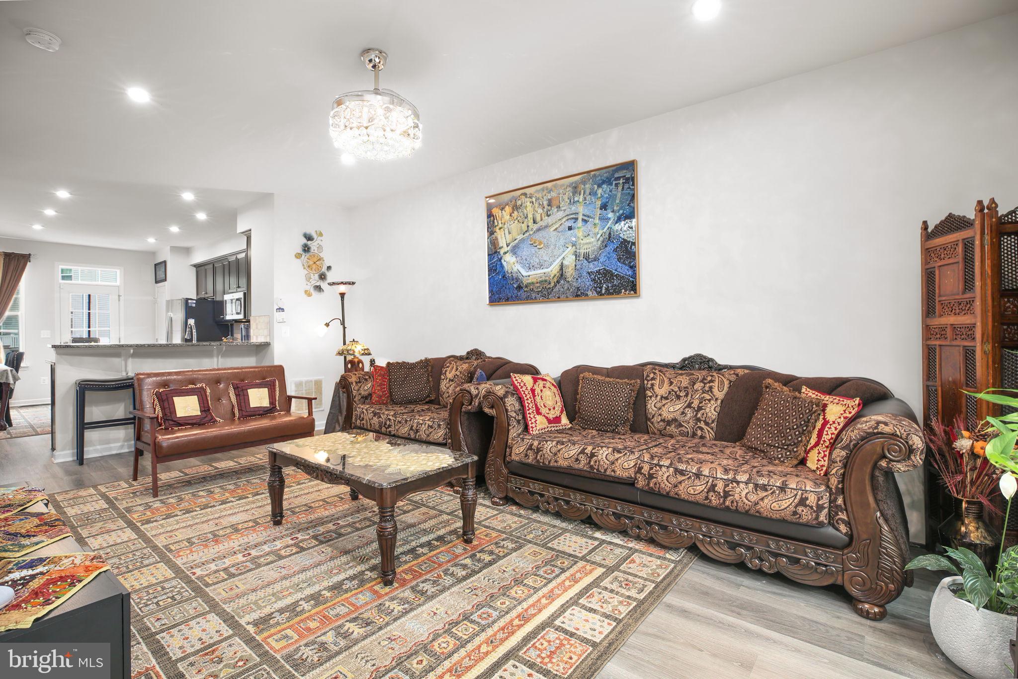 EAGLE ROW - Residential