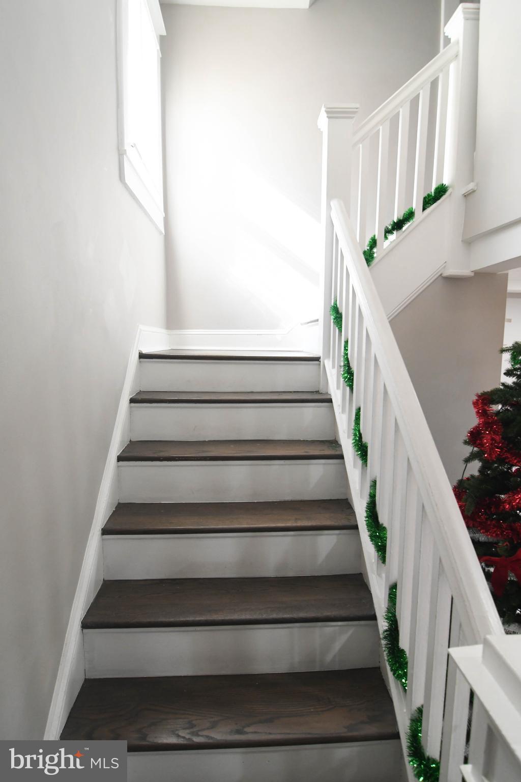 LAURAVILLE HISTORIC DISTRICT - Residential