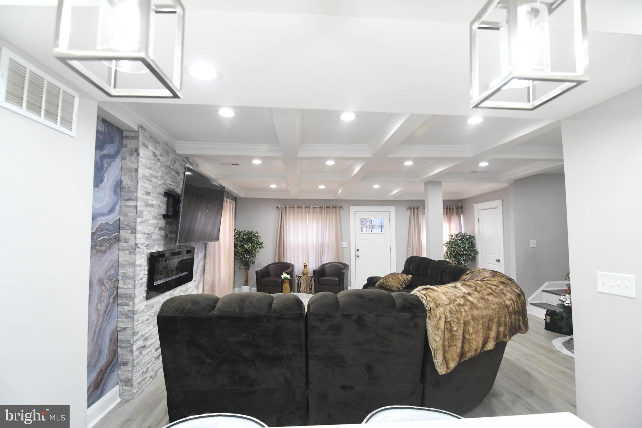 LAURAVILLE HISTORIC DISTRICT - Residential