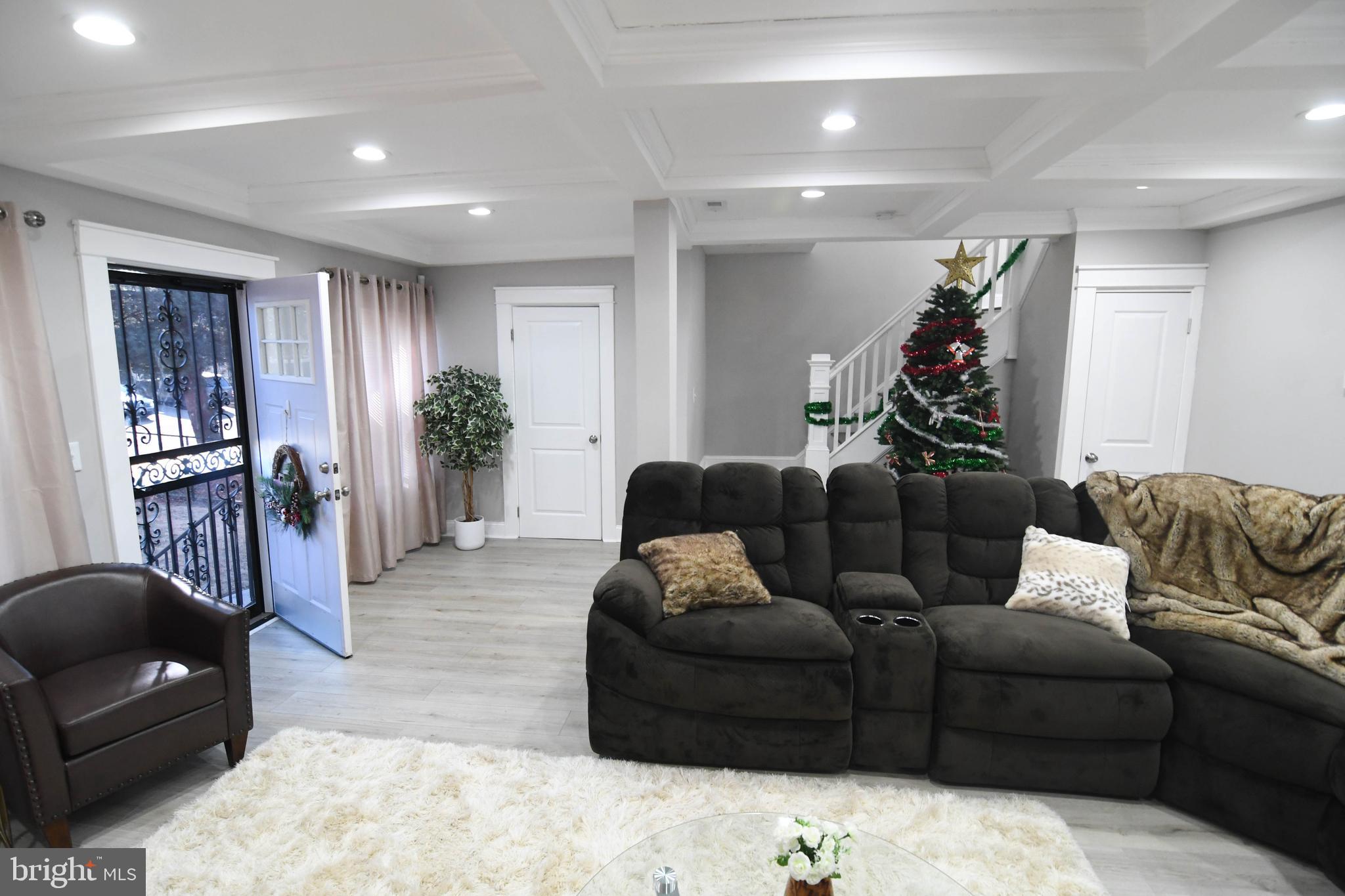 LAURAVILLE HISTORIC DISTRICT - Residential