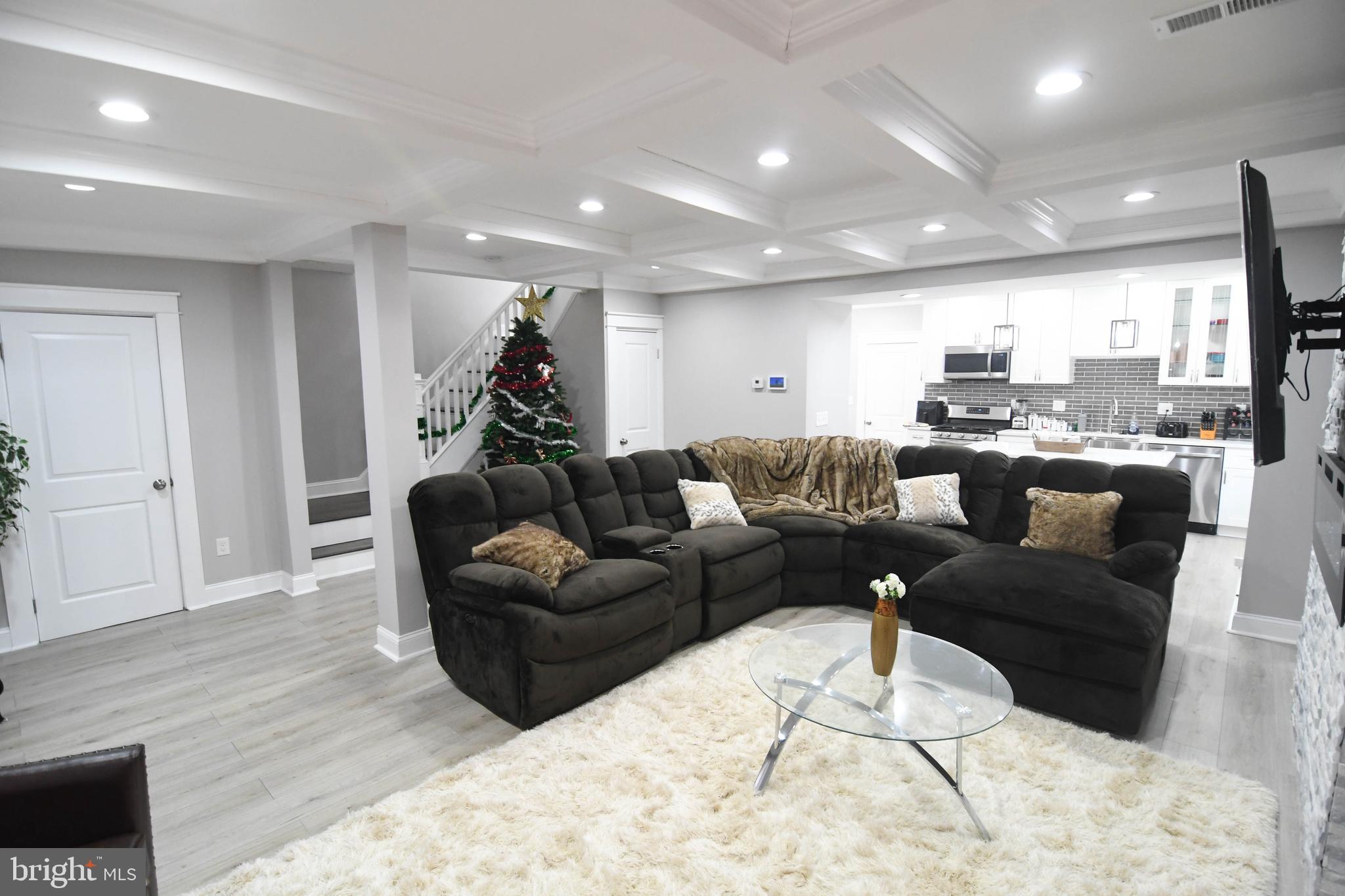 LAURAVILLE HISTORIC DISTRICT - Residential