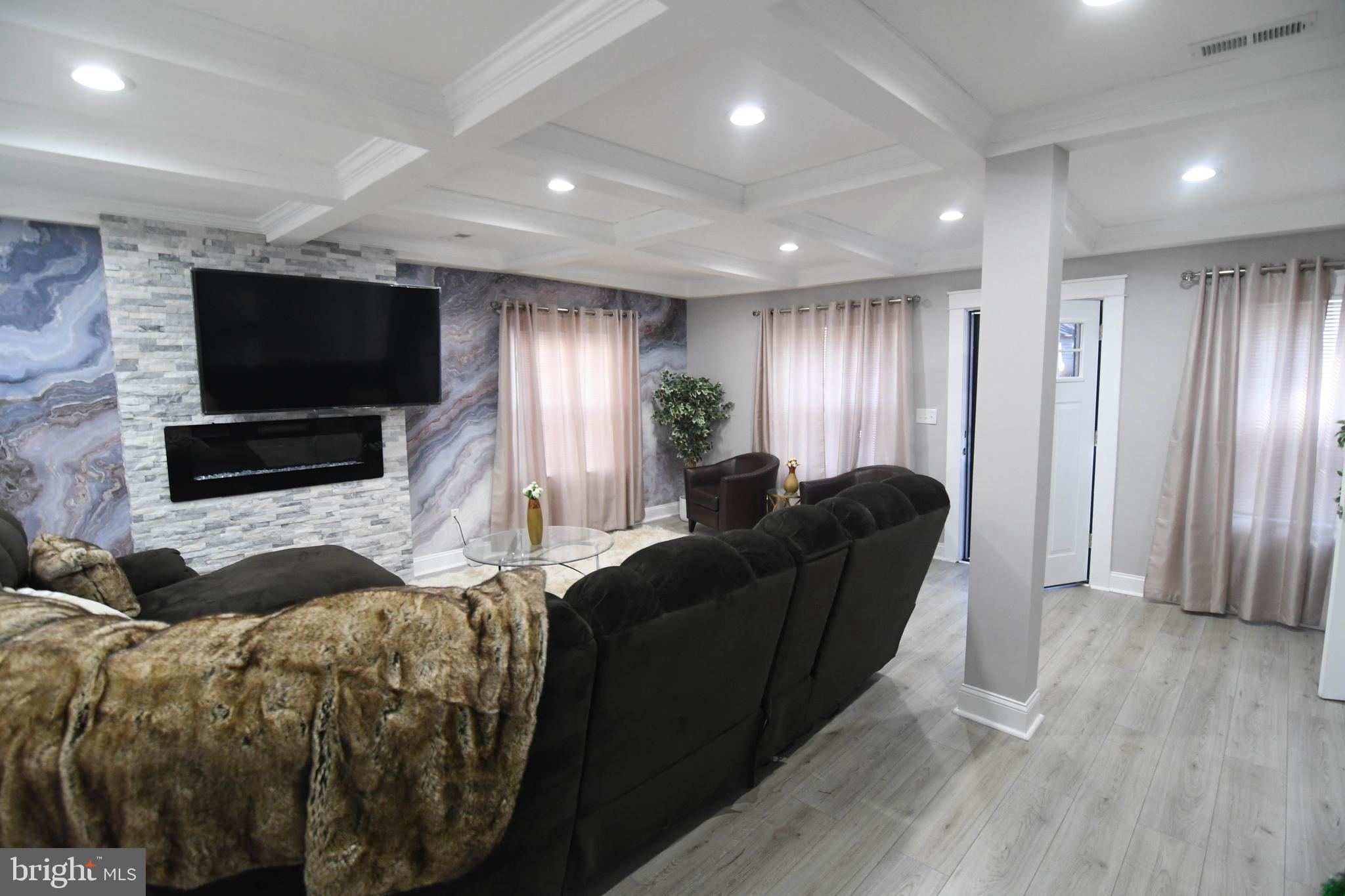 LAURAVILLE HISTORIC DISTRICT - Residential