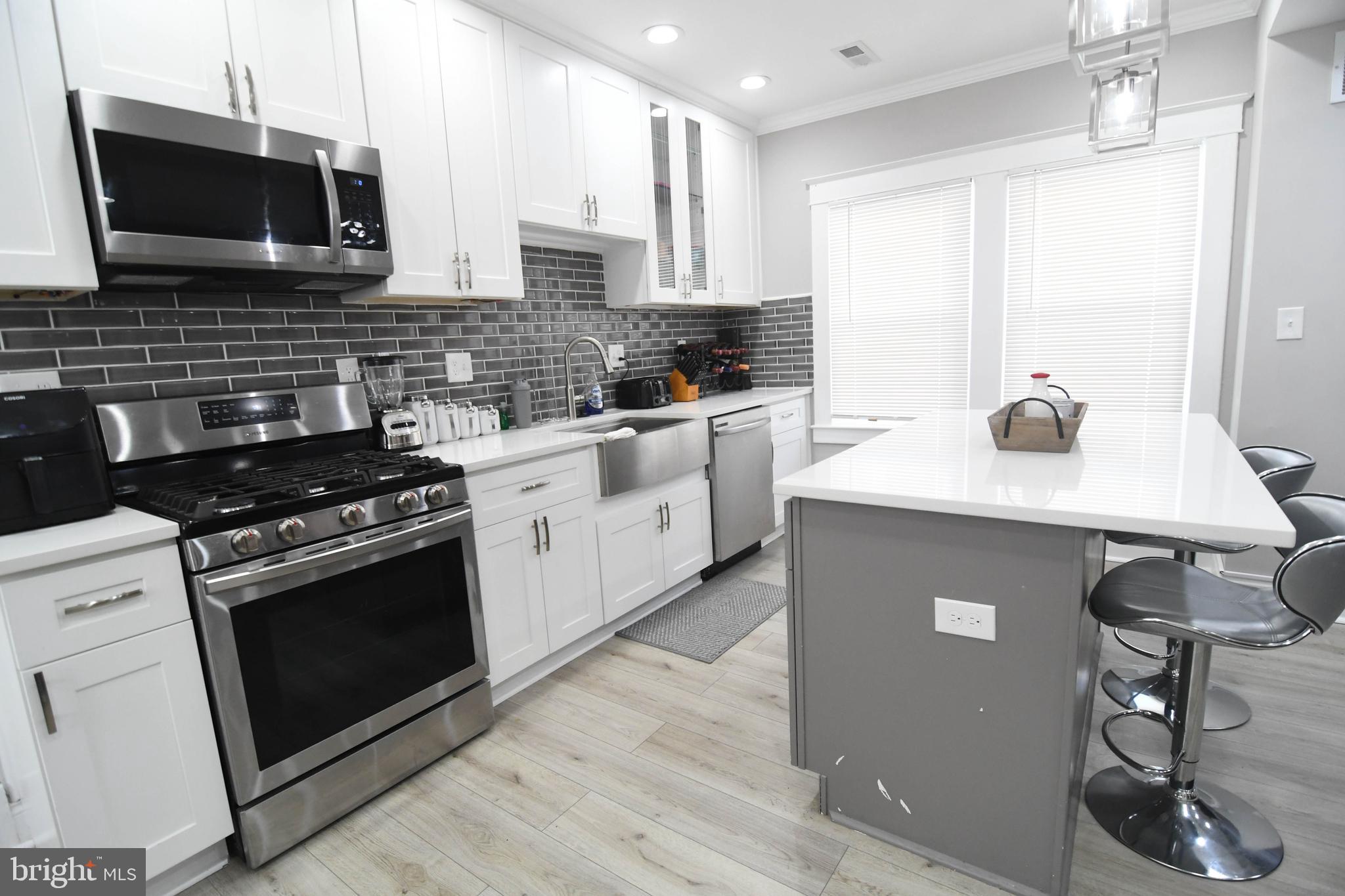 LAURAVILLE HISTORIC DISTRICT - Residential