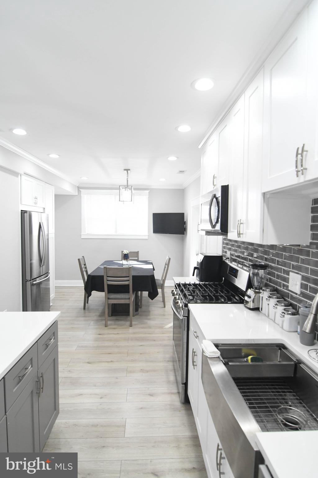 LAURAVILLE HISTORIC DISTRICT - Residential