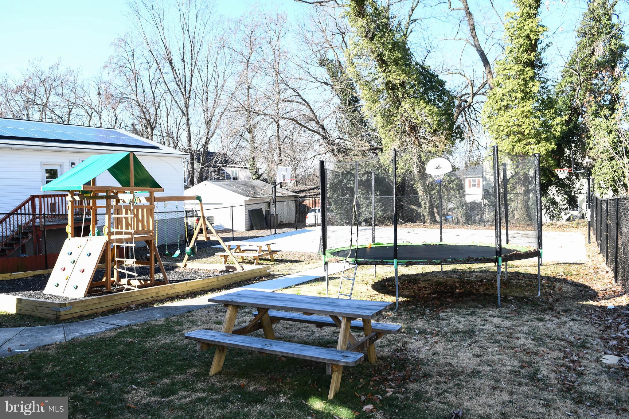 LAURAVILLE HISTORIC DISTRICT - Residential