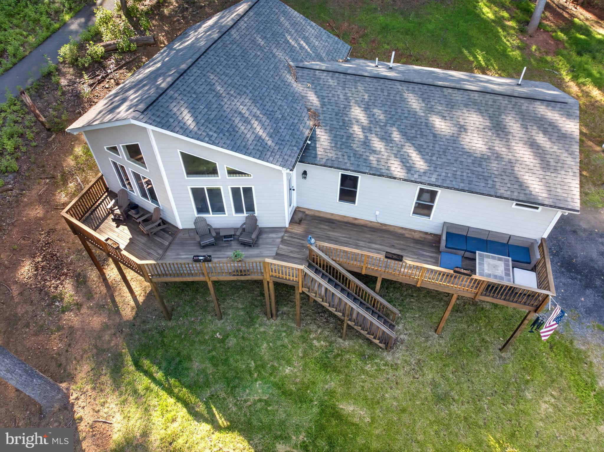 515 RED BUD LANE