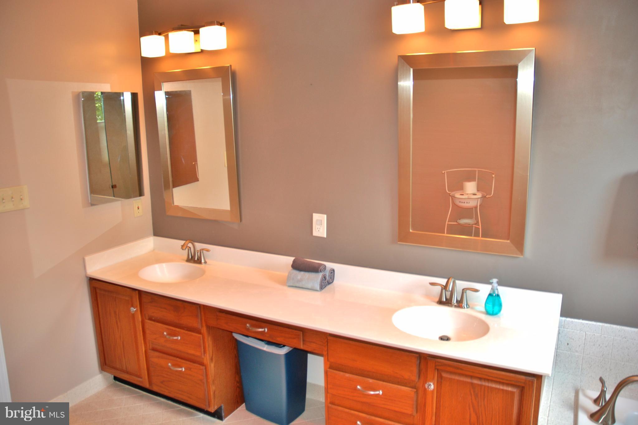 KINGS POINT - Residential Lease