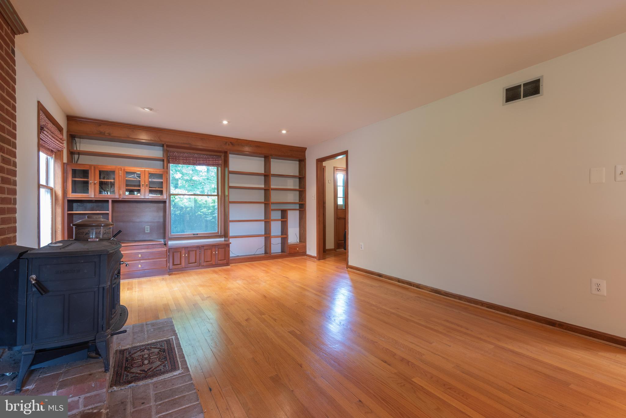 BARNESVILLE OUTSIDE - Residential