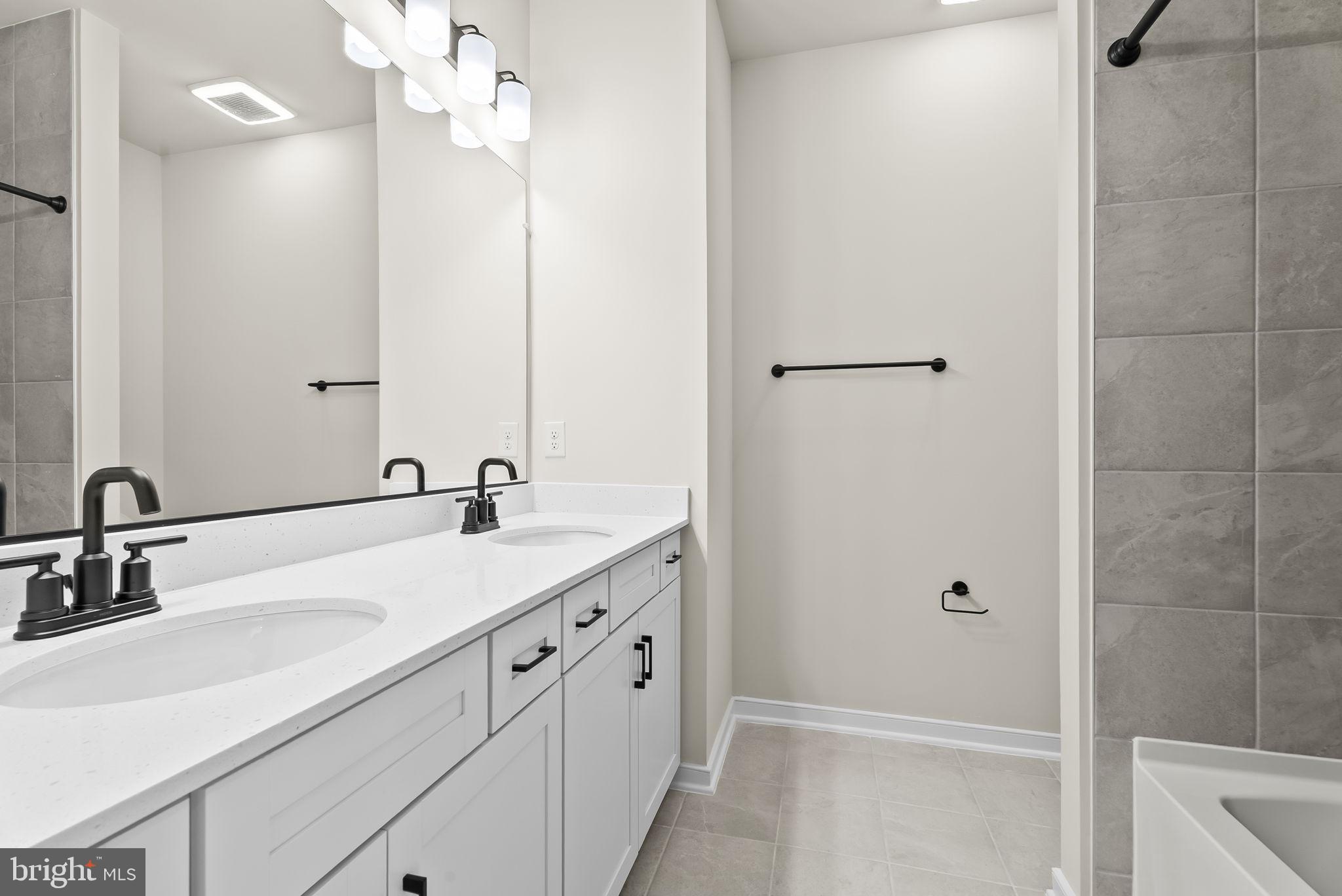 THE TOWNS AT BEULAH - Residential Lease