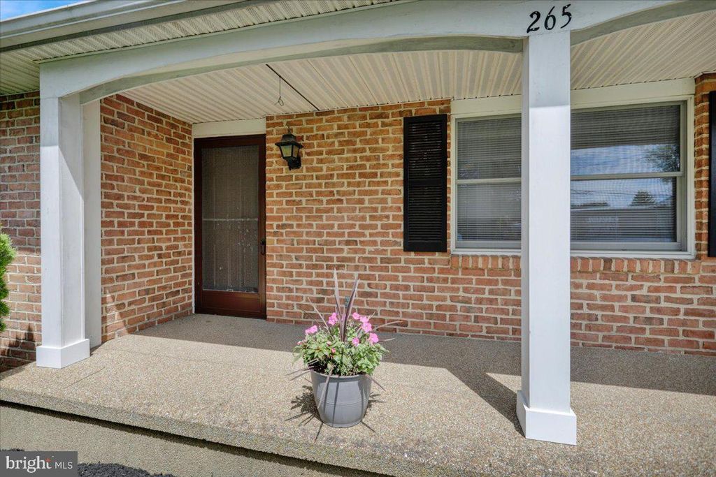 Photo of 265 Redwood Drive, Lancaster, PA 17603 (MLS # PALA2051986)