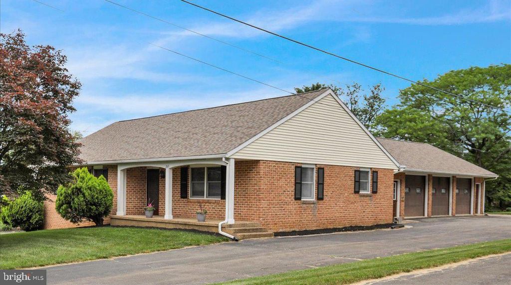 Photo of 265 Redwood Drive, Lancaster, PA 17603 (MLS # PALA2051986)