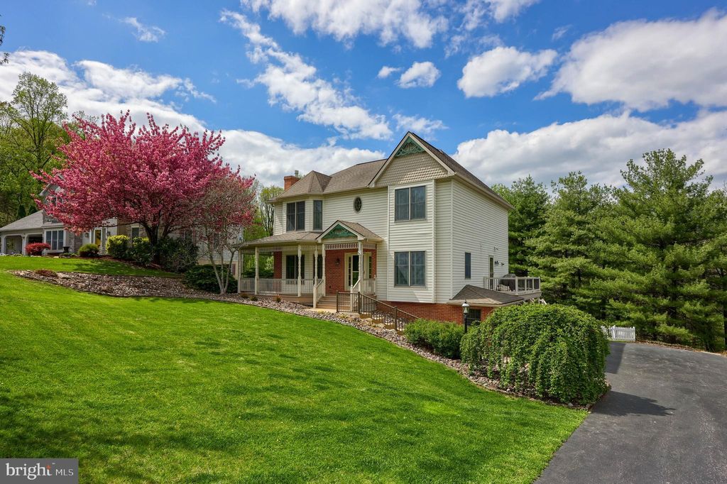 Photo of 848 NORTHVIEW DR, GAP, PA 17527 (MLS # PALA2033584)