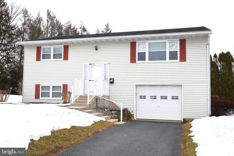 213 N LOCUST STREET LITITZ PA 17543