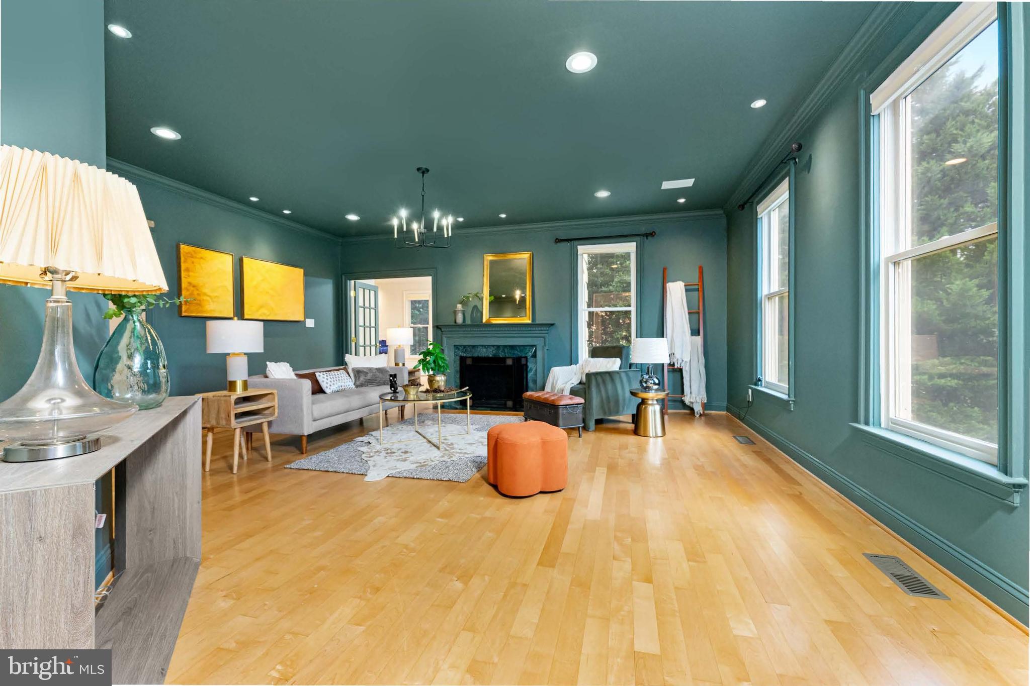 MCLEAN HUNDRED - Residential Lease