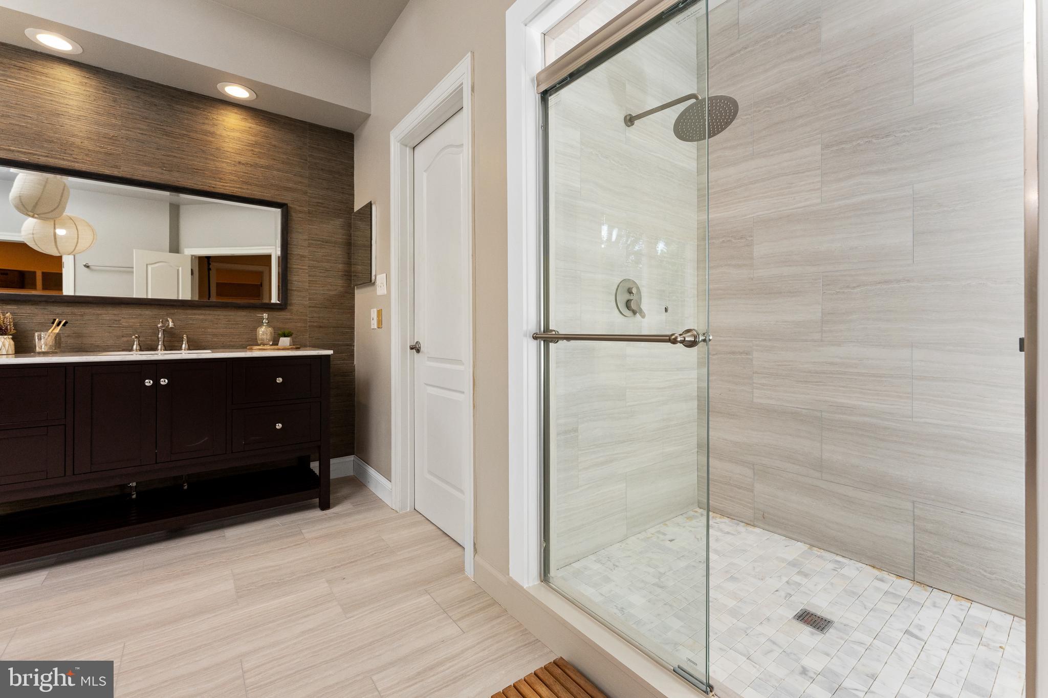 MCLEAN HUNDRED - Residential Lease