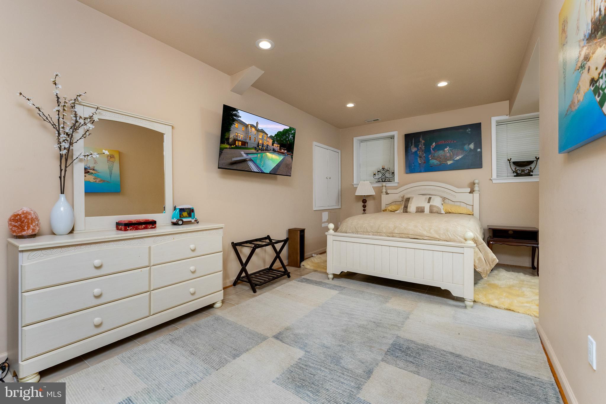 MCLEAN HUNDRED - Residential Lease