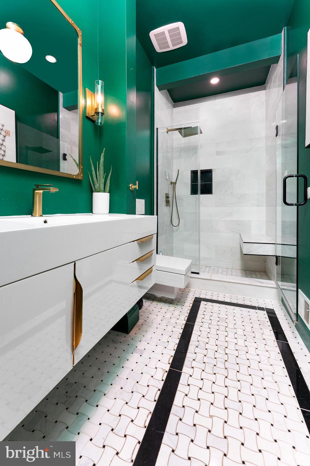 MCLEAN HUNDRED - Residential Lease