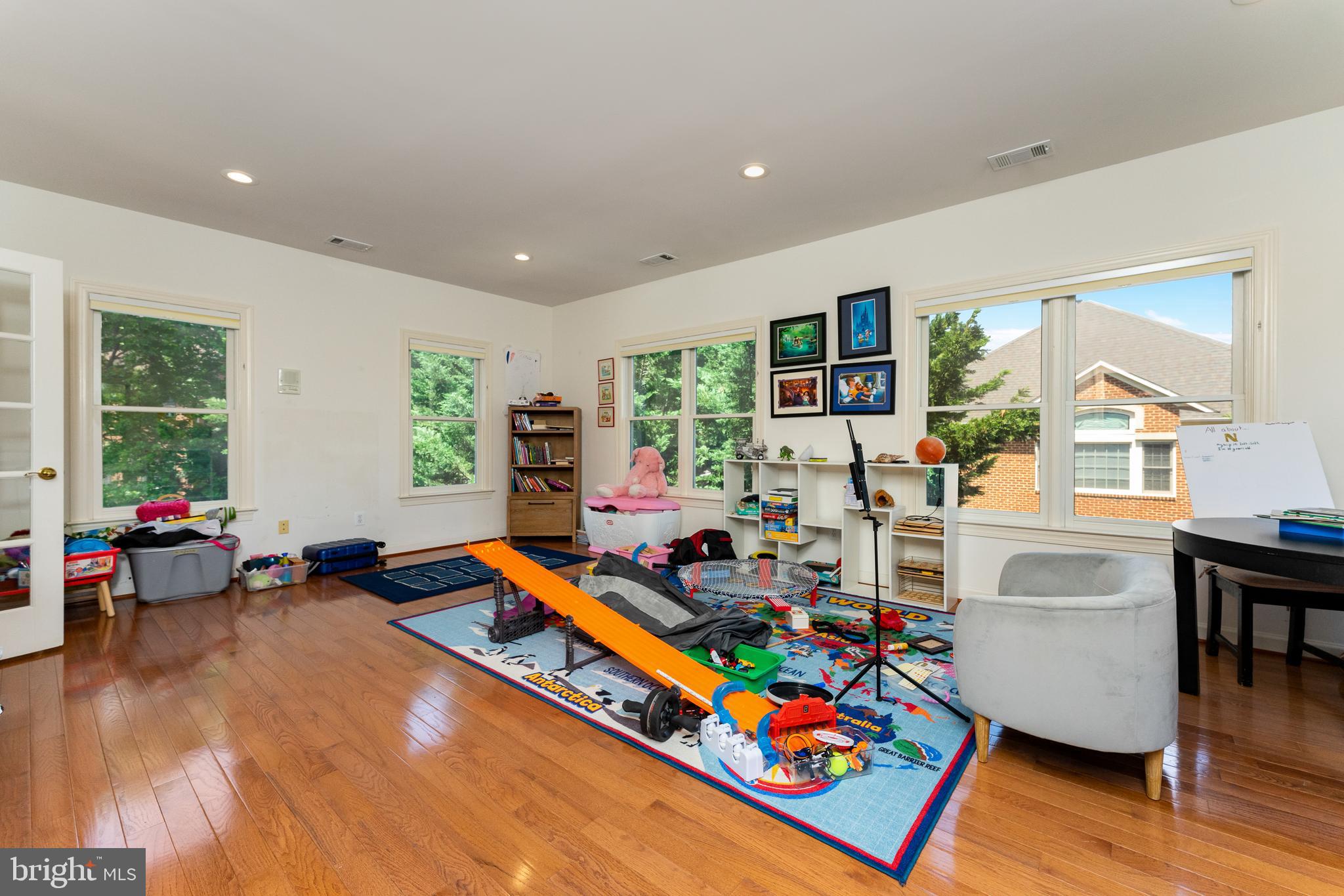 MCLEAN HUNDRED - Residential Lease