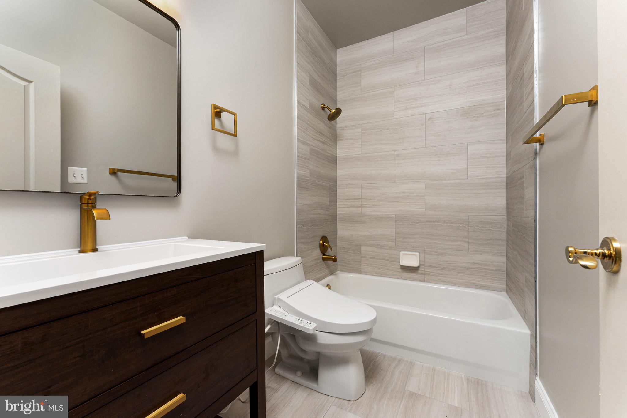 MCLEAN HUNDRED - Residential Lease