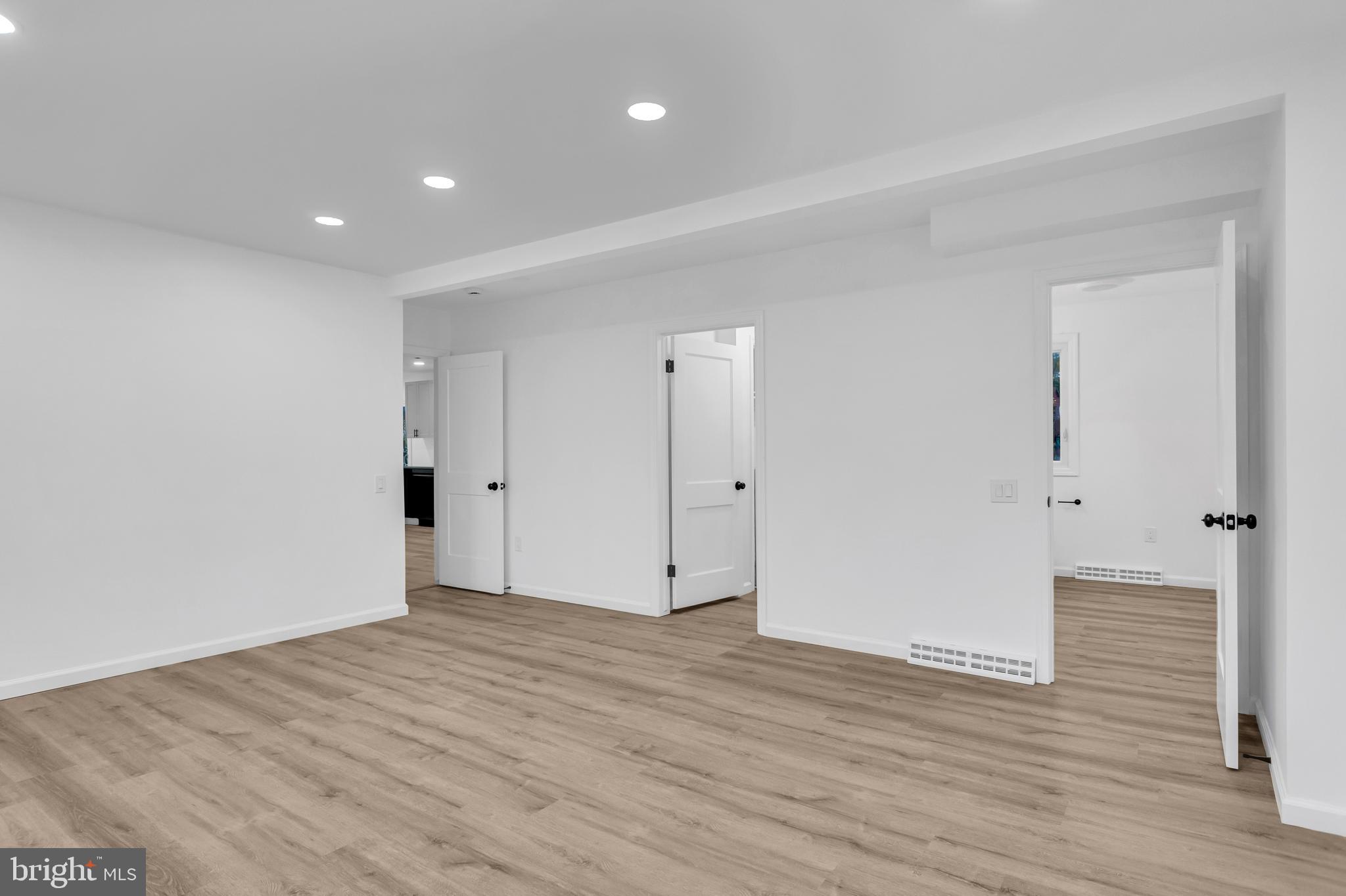 CHAMBERS HILL - Residential