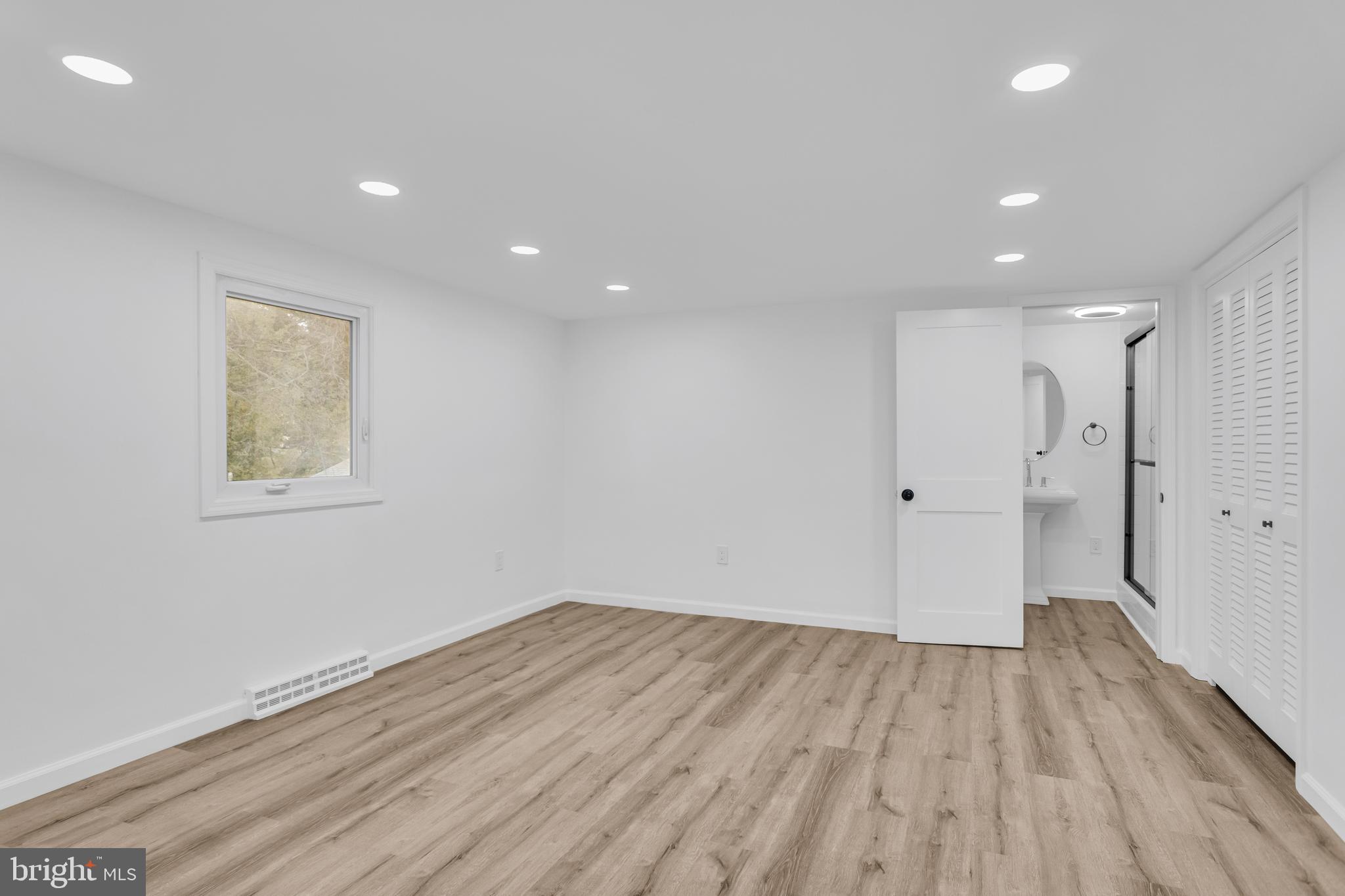 CHAMBERS HILL - Residential