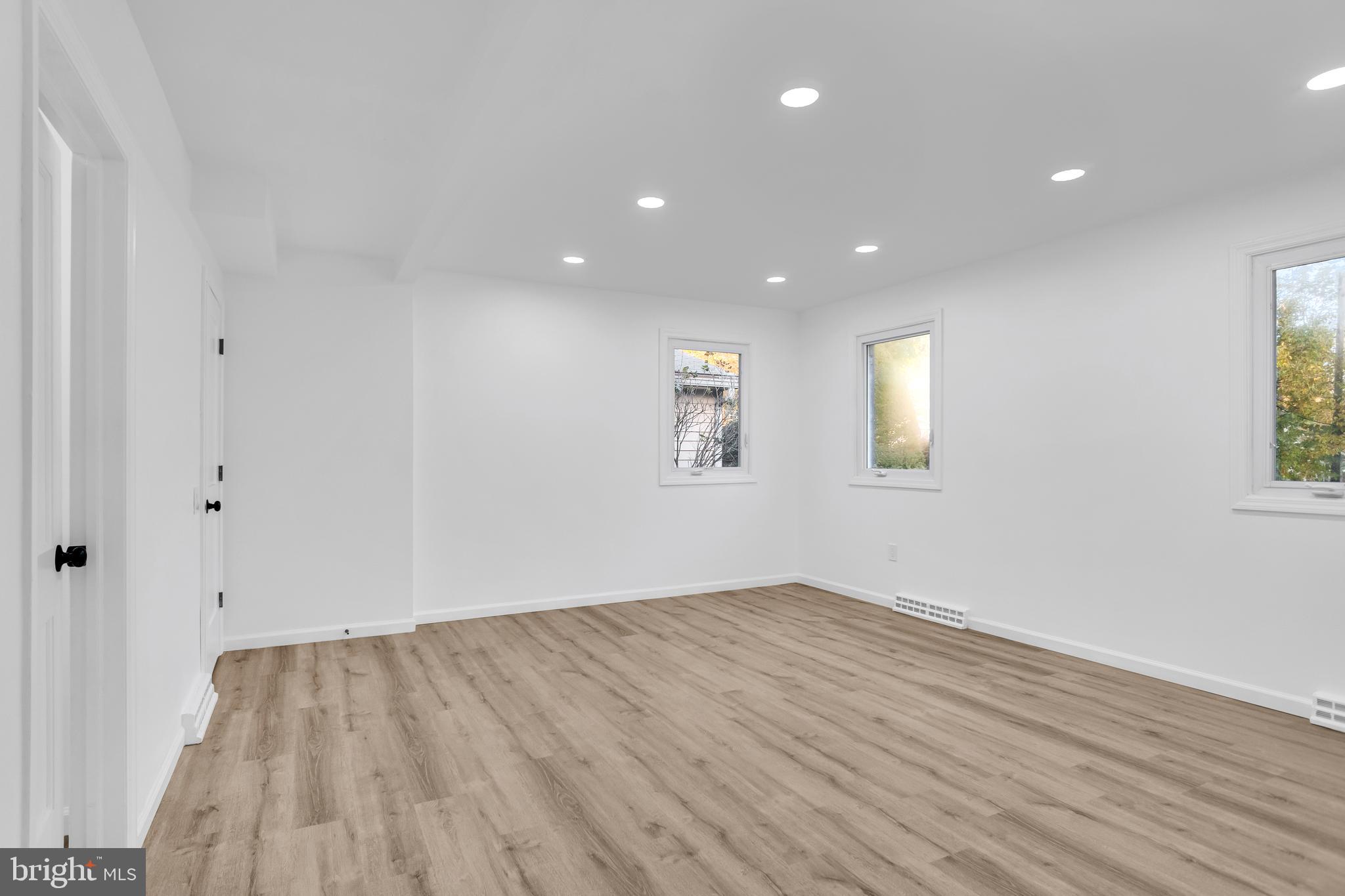 CHAMBERS HILL - Residential