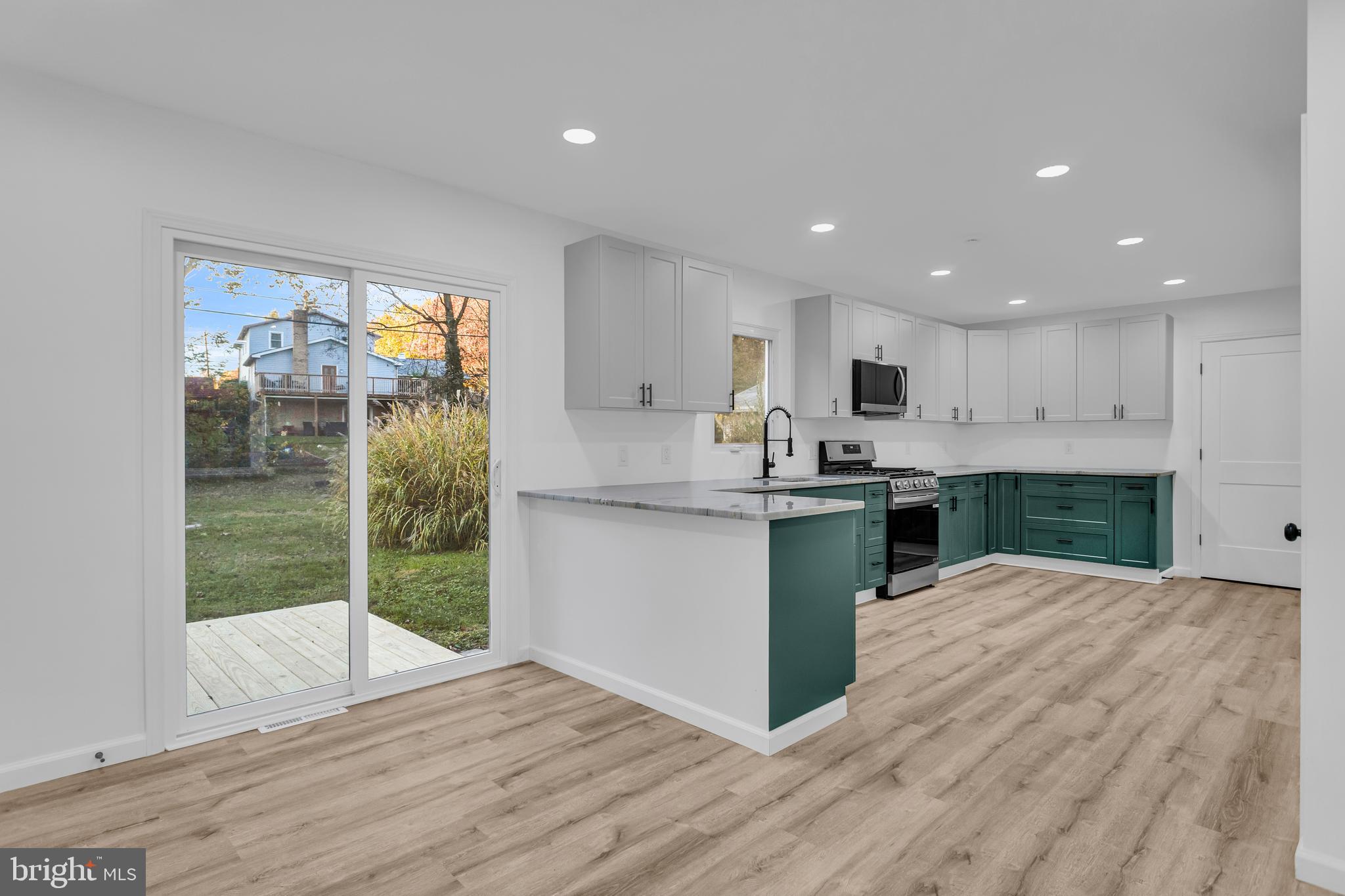 CHAMBERS HILL - Residential