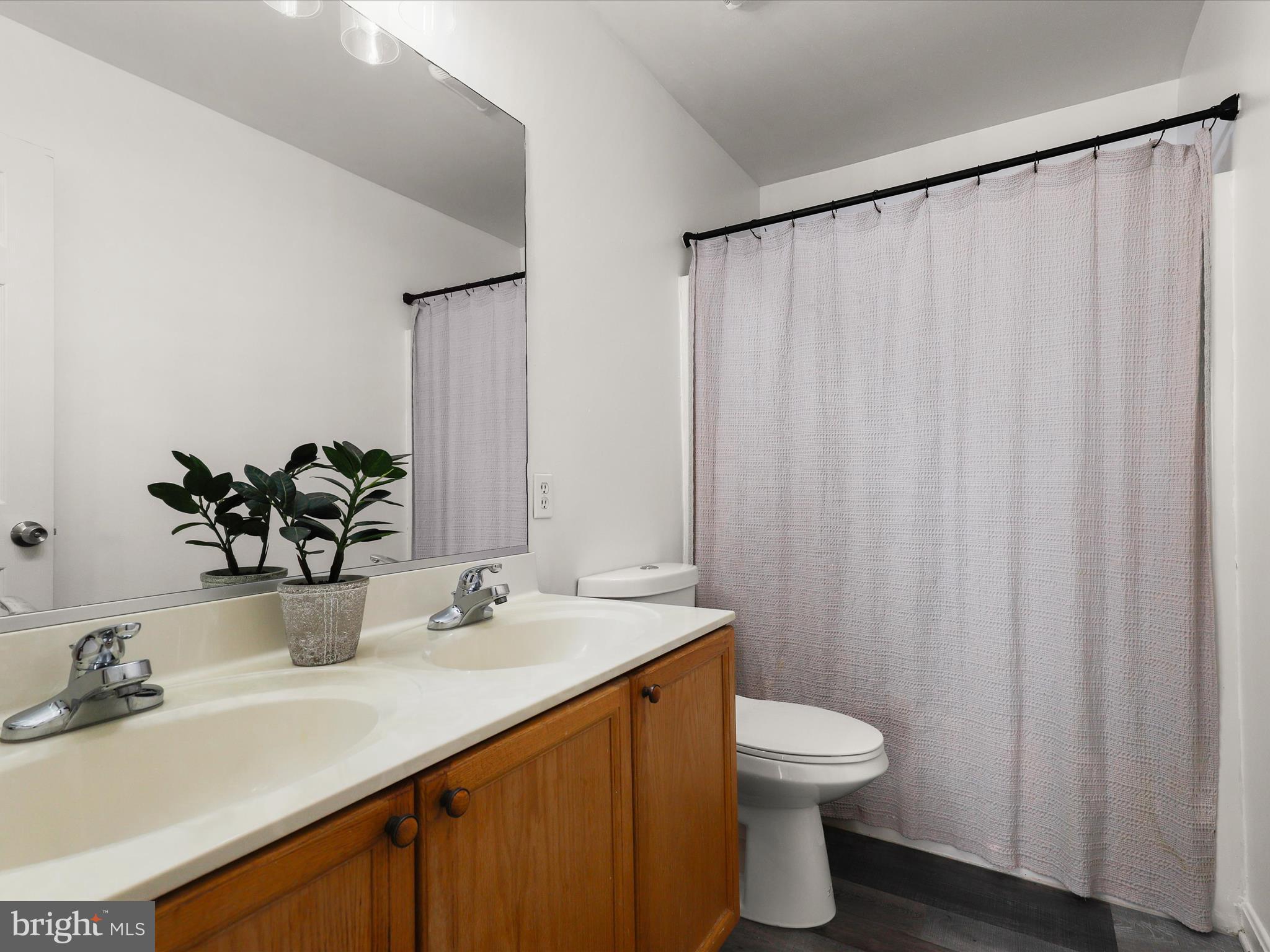 NORTH CROSSING - Residential