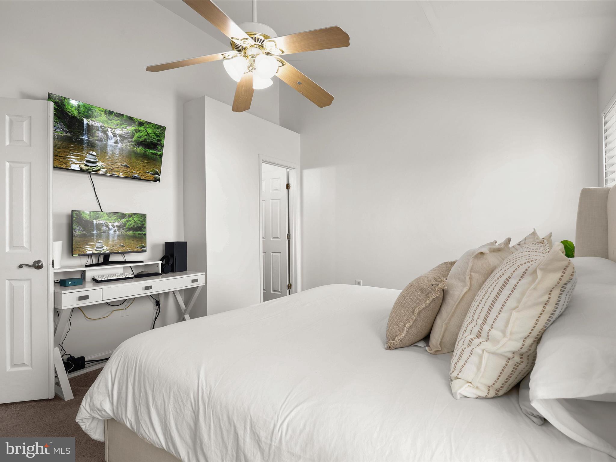 NORTH CROSSING - Residential