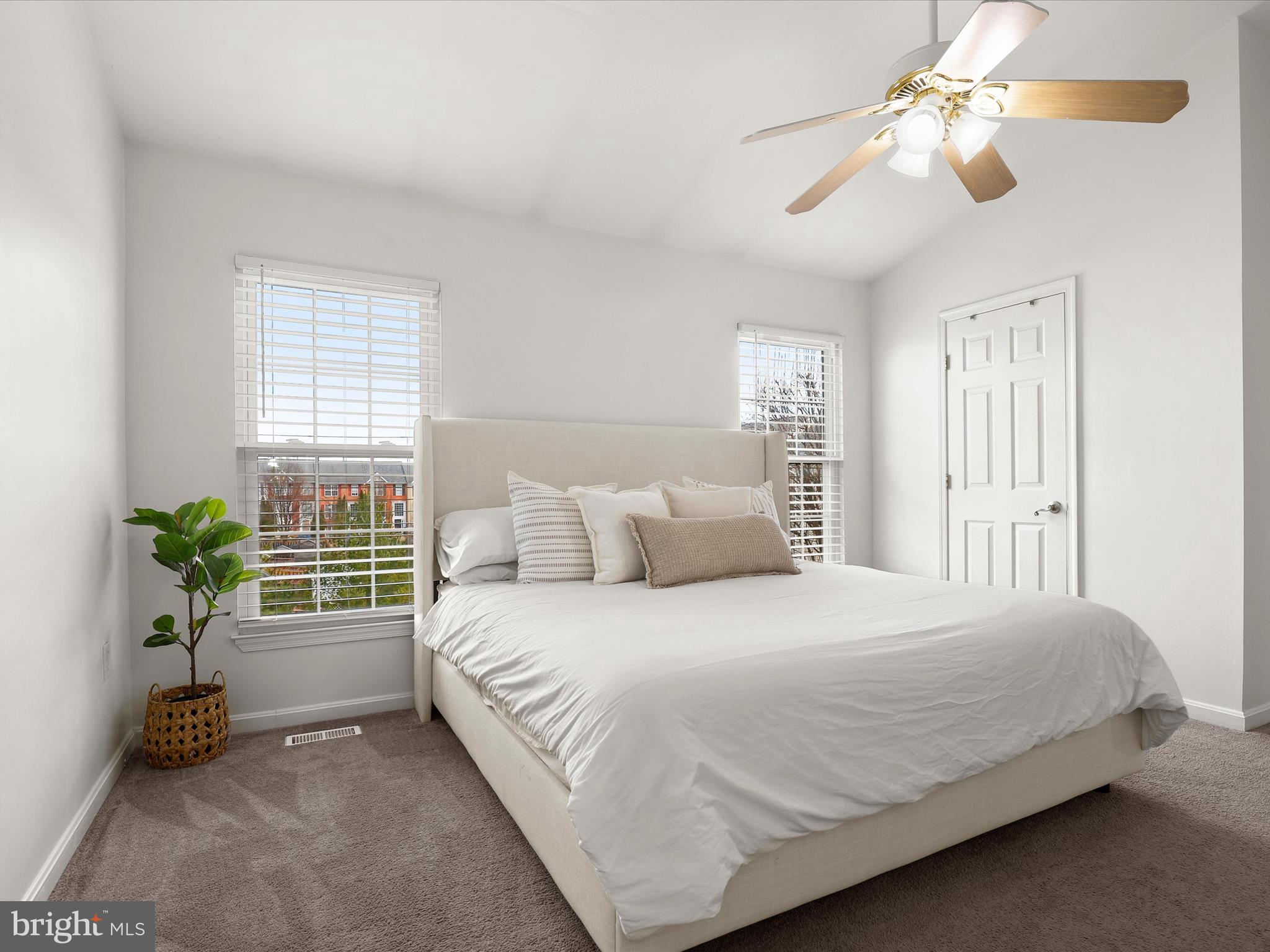 NORTH CROSSING - Residential