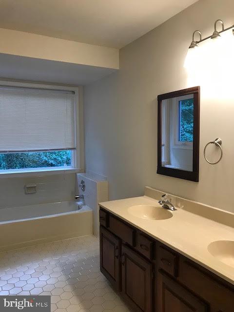 LAKE RIDGE - Residential Lease