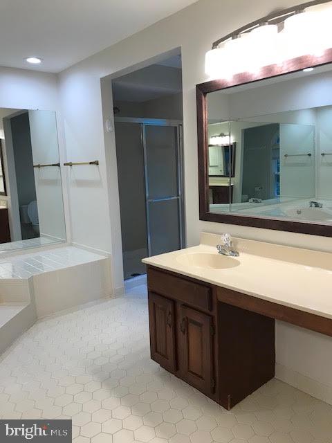 LAKE RIDGE - Residential Lease