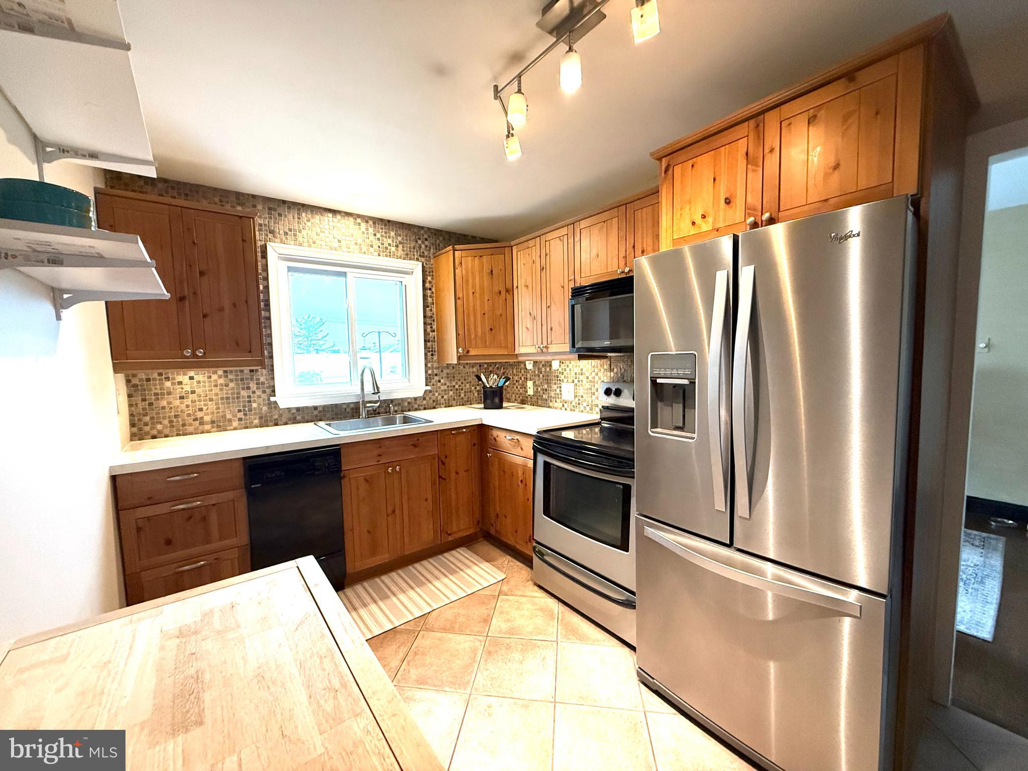 WAWASET PARK - Residential