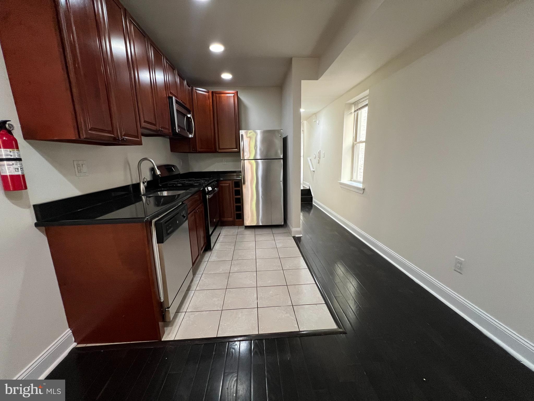 TEMPLE UNIVERSITY - Residential Lease