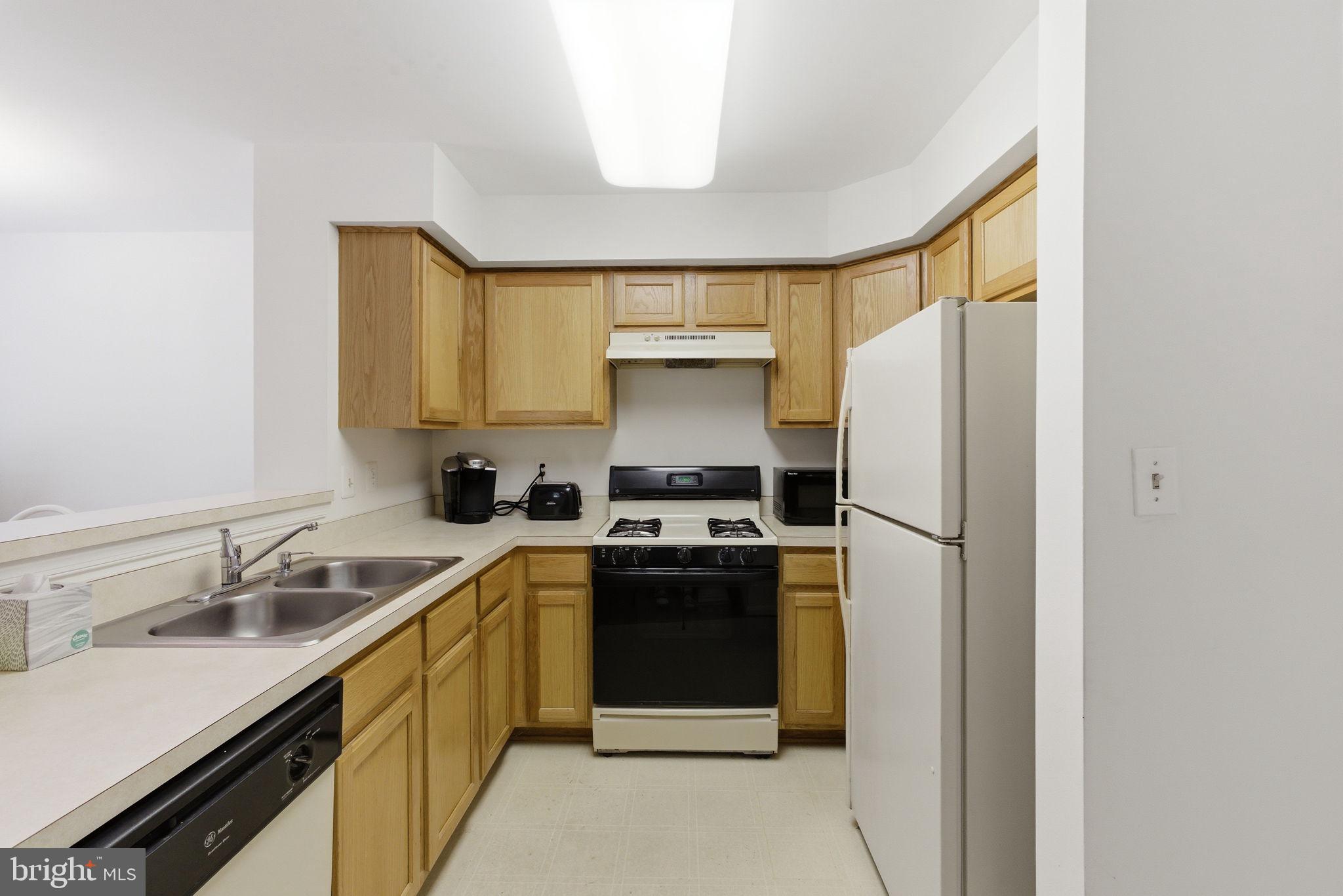 WOODVIEW VILLAGE WEST - Residential