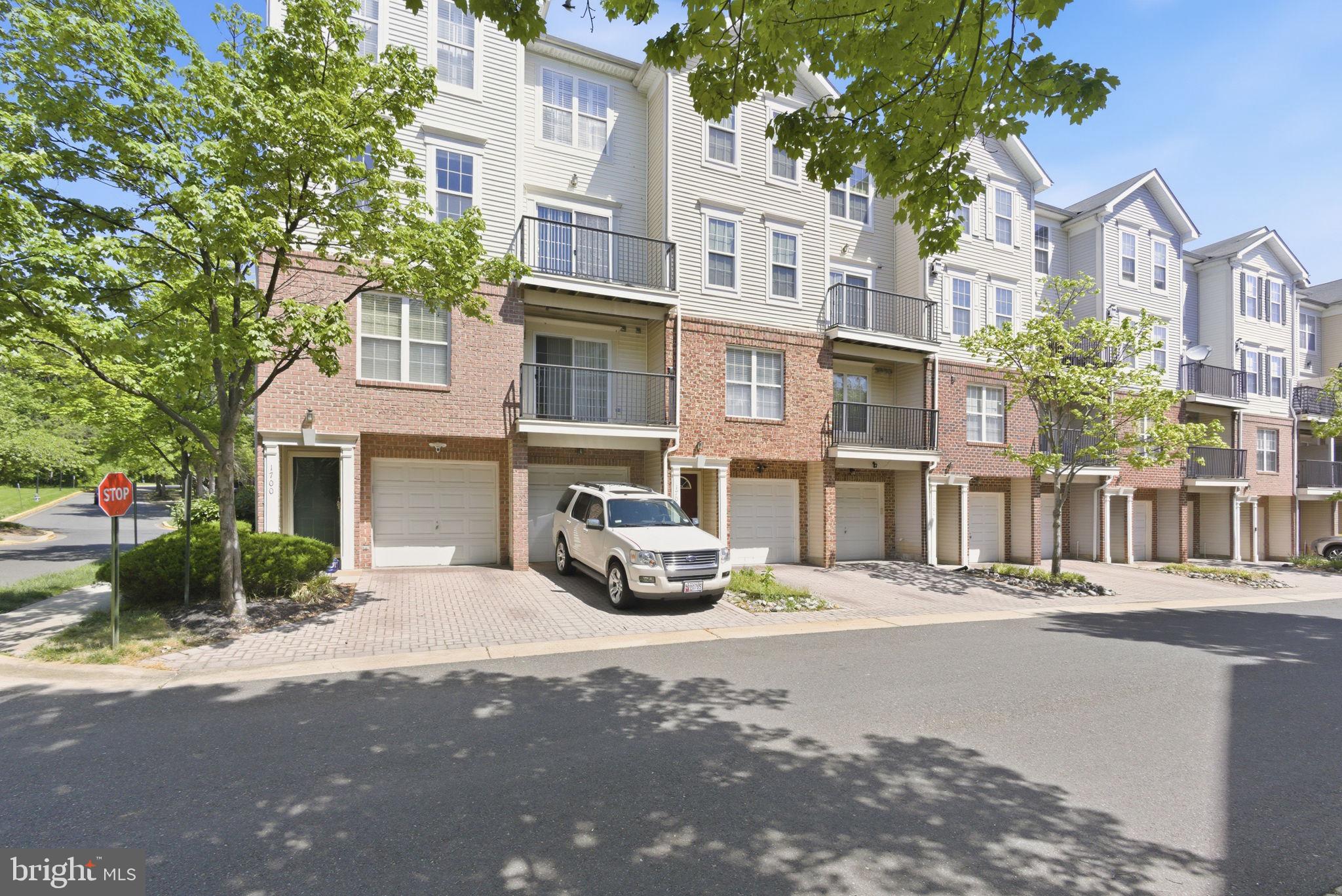 WOODVIEW VILLAGE WEST - Residential