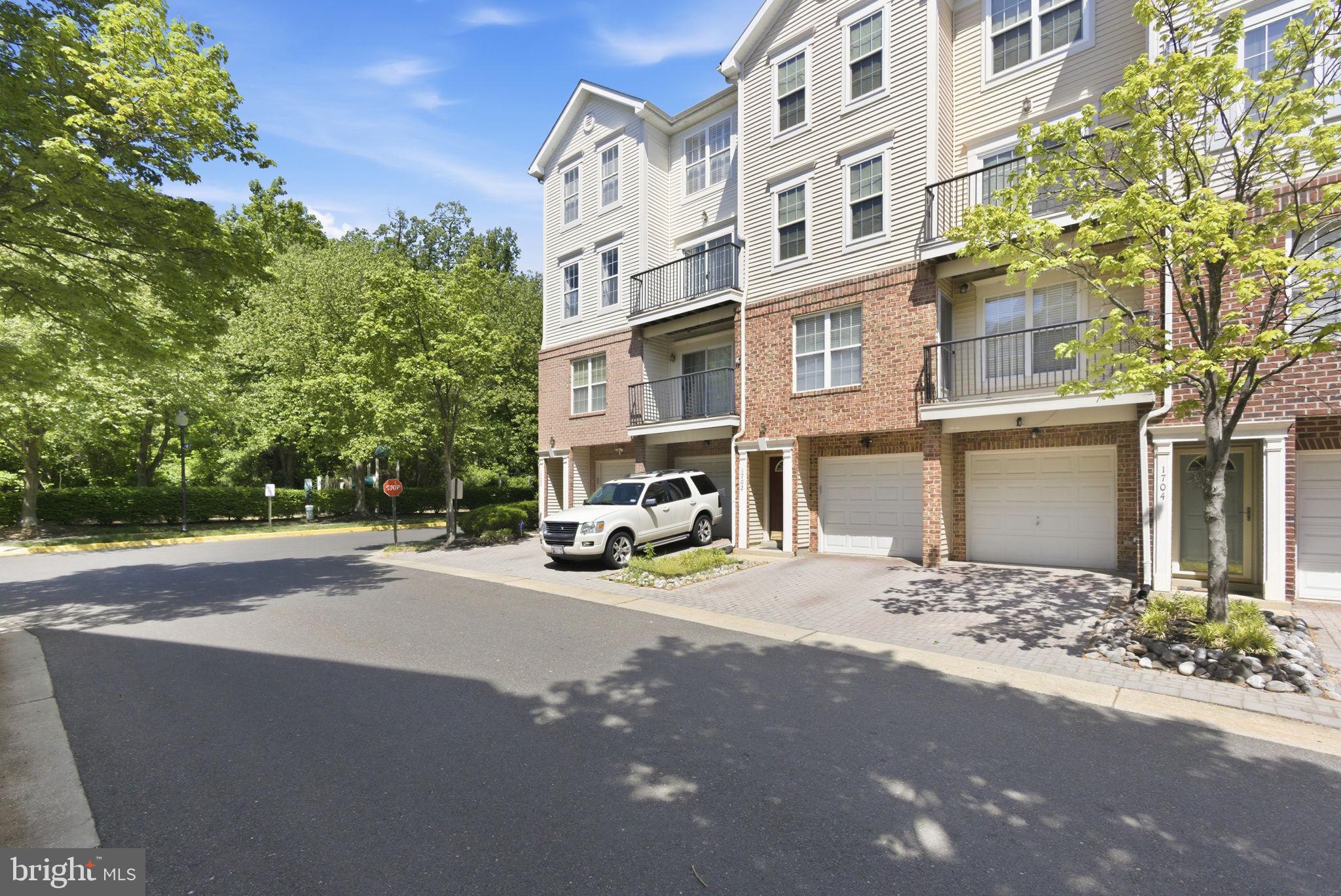 WOODVIEW VILLAGE WEST - Residential