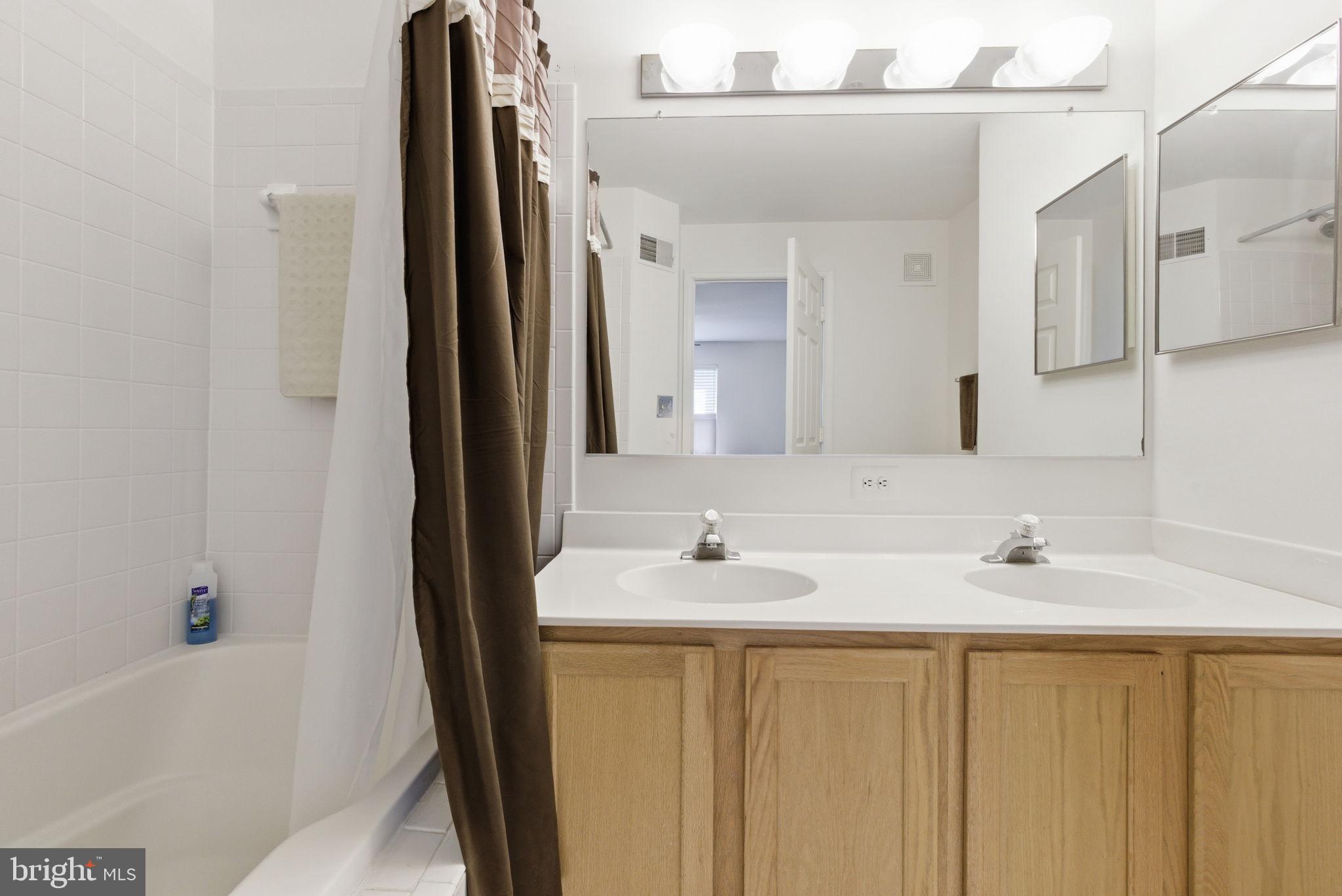 WOODVIEW VILLAGE WEST - Residential
