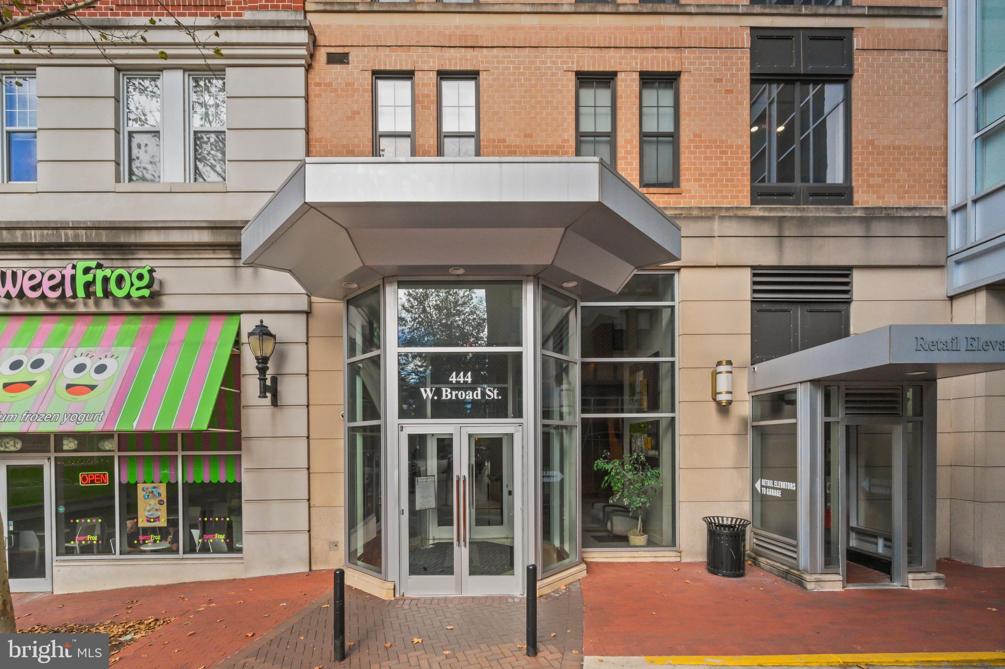 444 W BROAD STREET 617