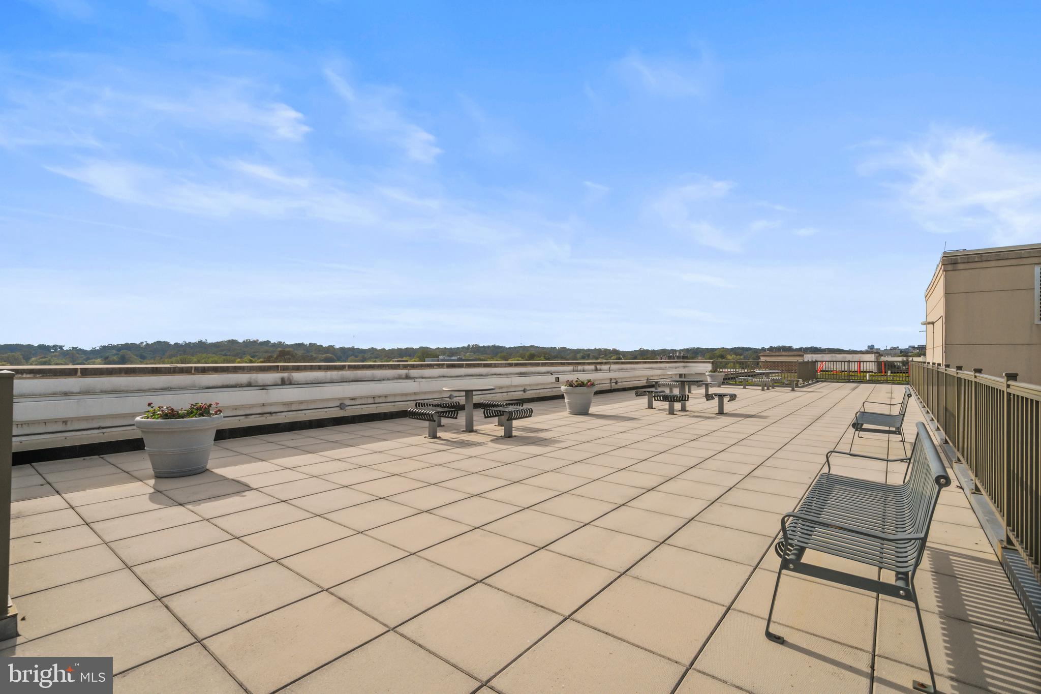 SPECTRUM CONDO - Residential