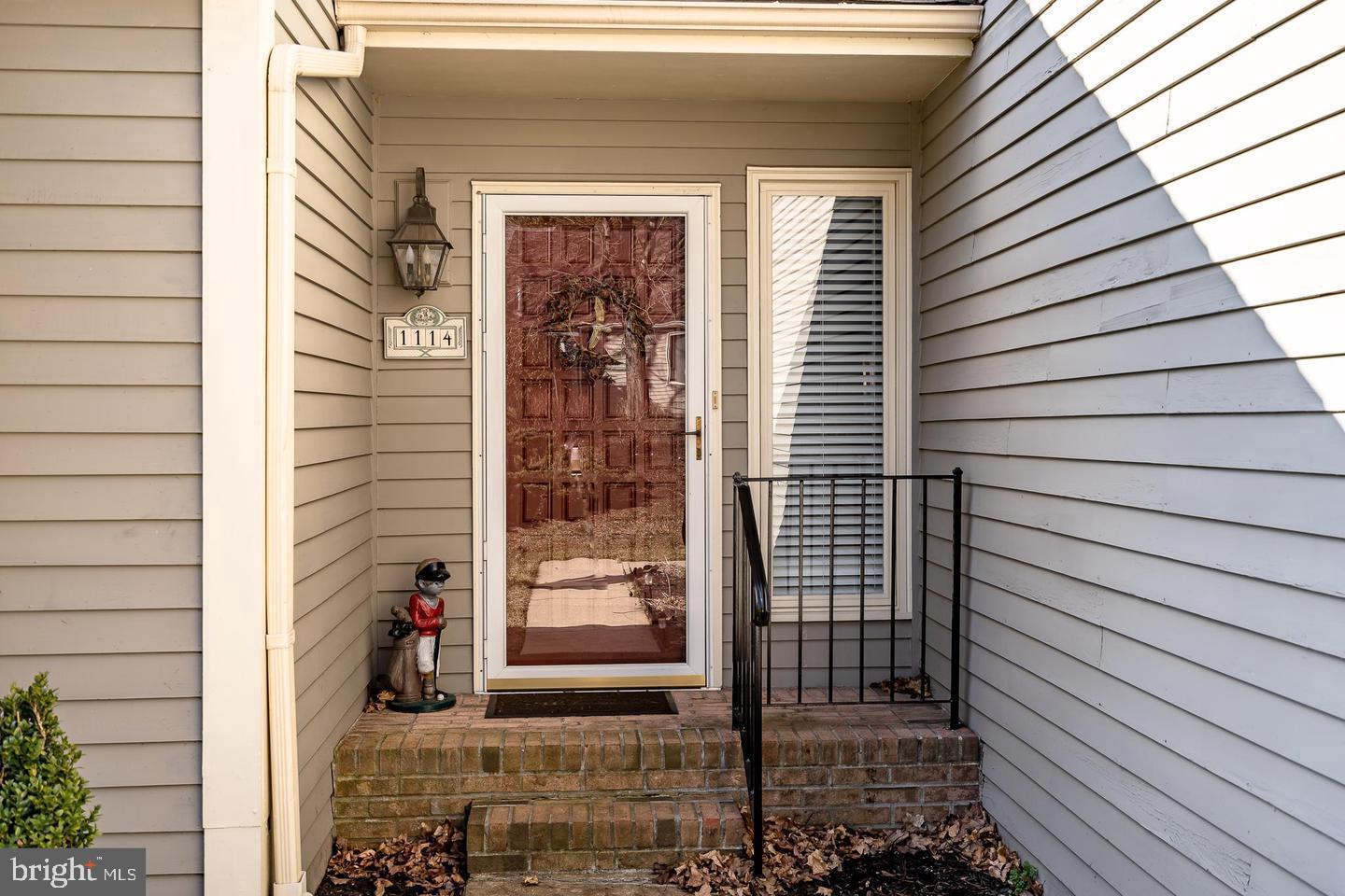 1114 MEWS LANE