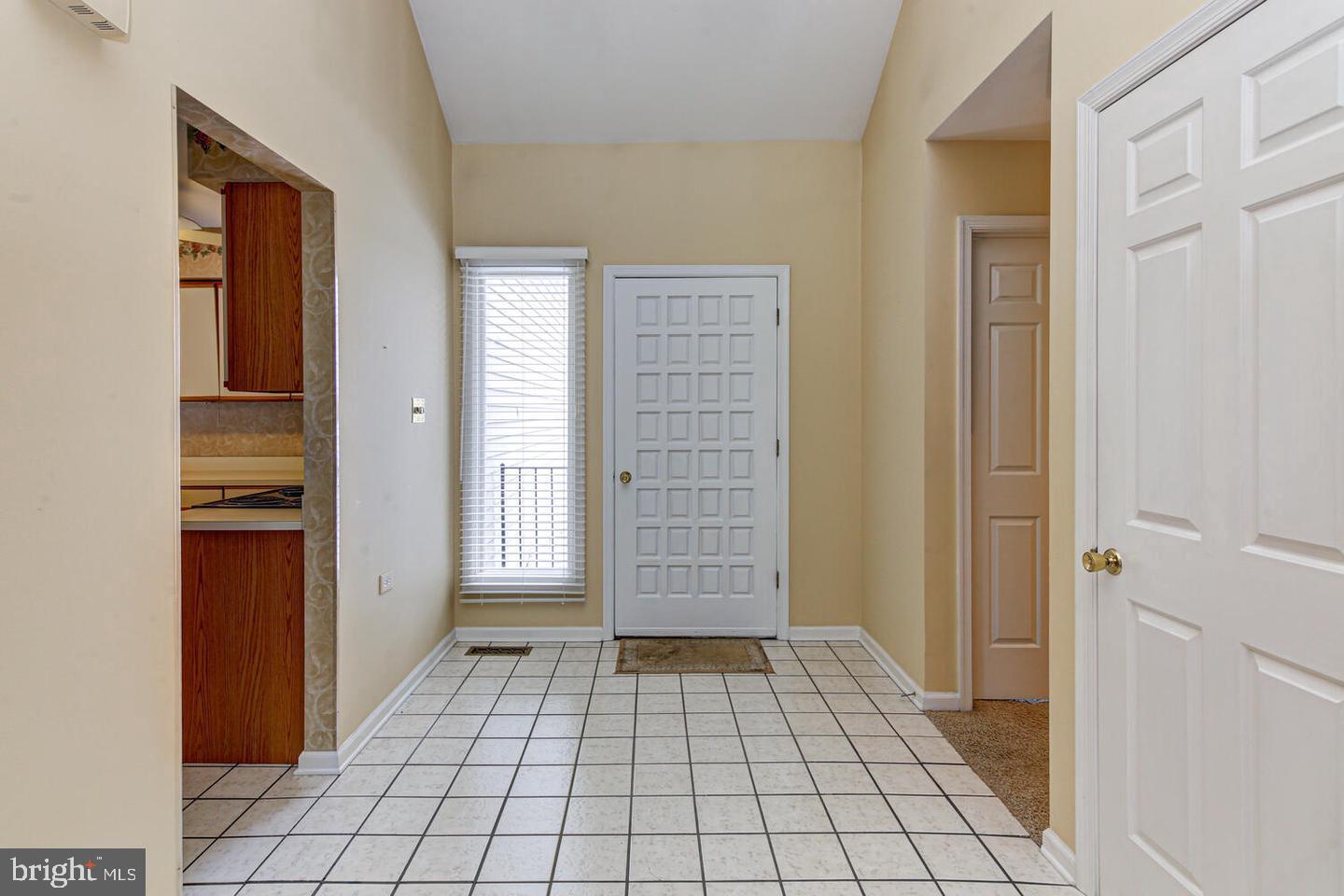 1114 MEWS LANE