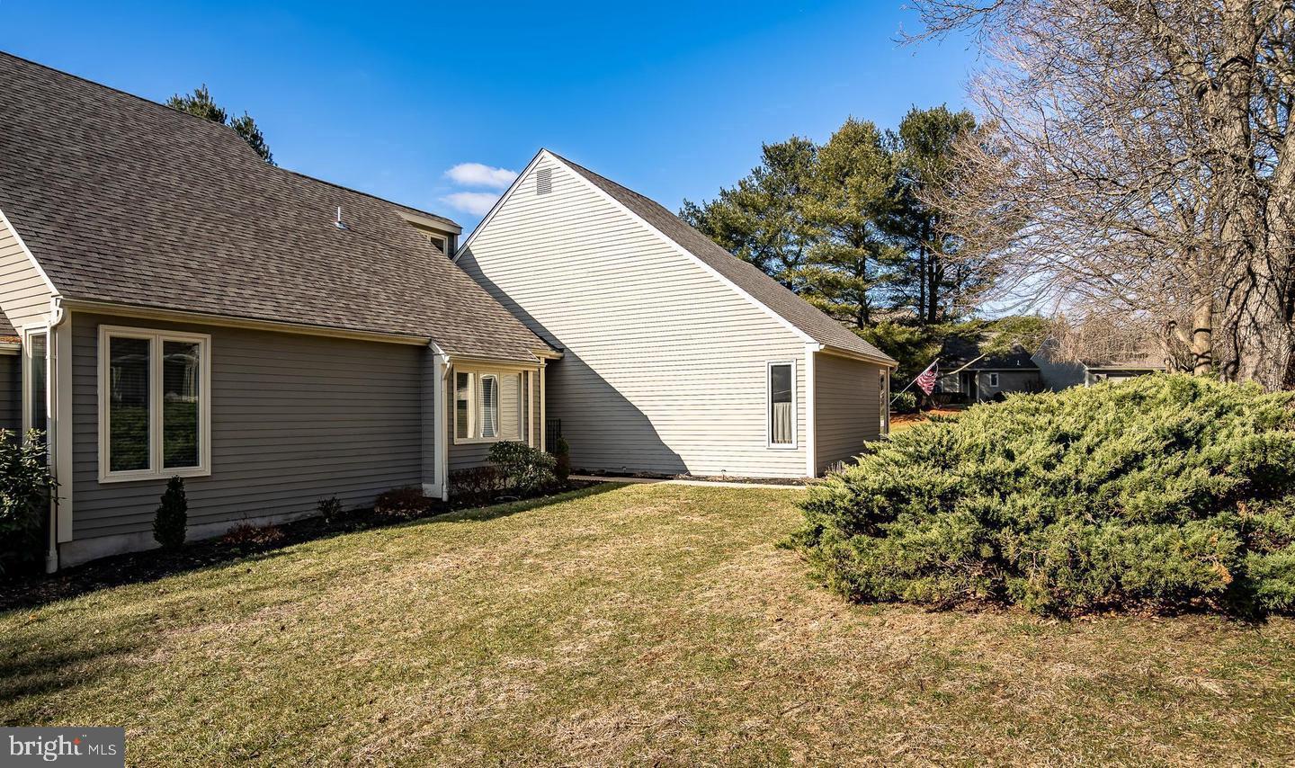 1114 MEWS LANE