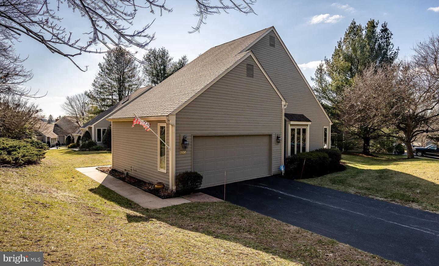 1114 MEWS LANE