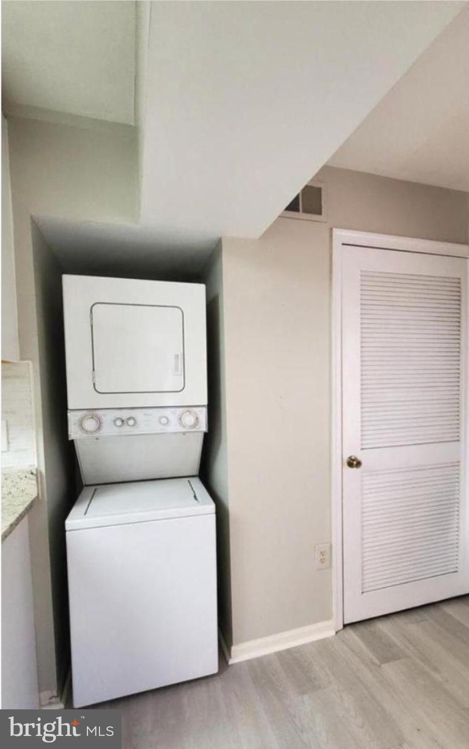 BATTERY HEIGHTS - Residential Lease