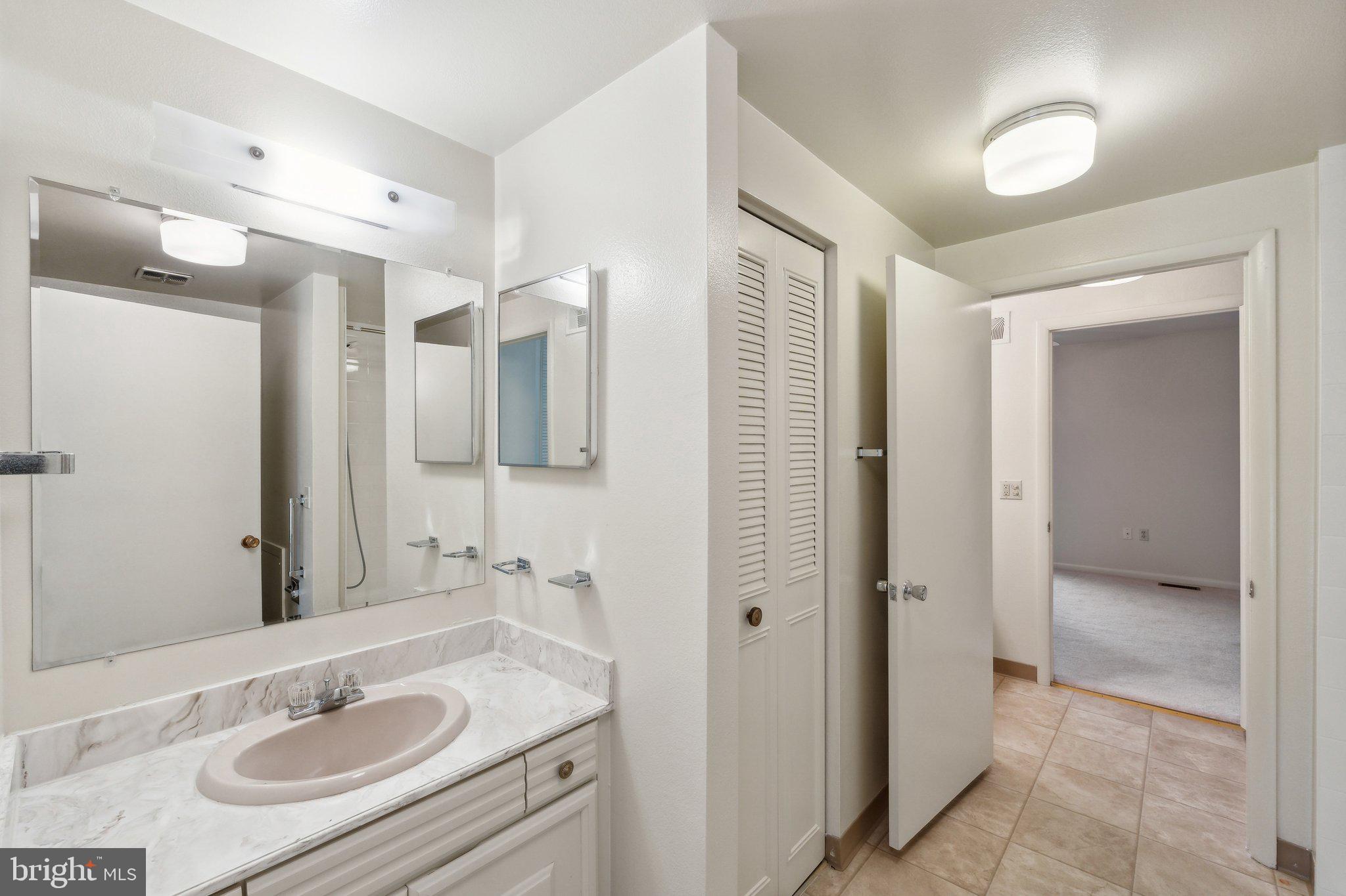 LEISURE WORLD - Residential