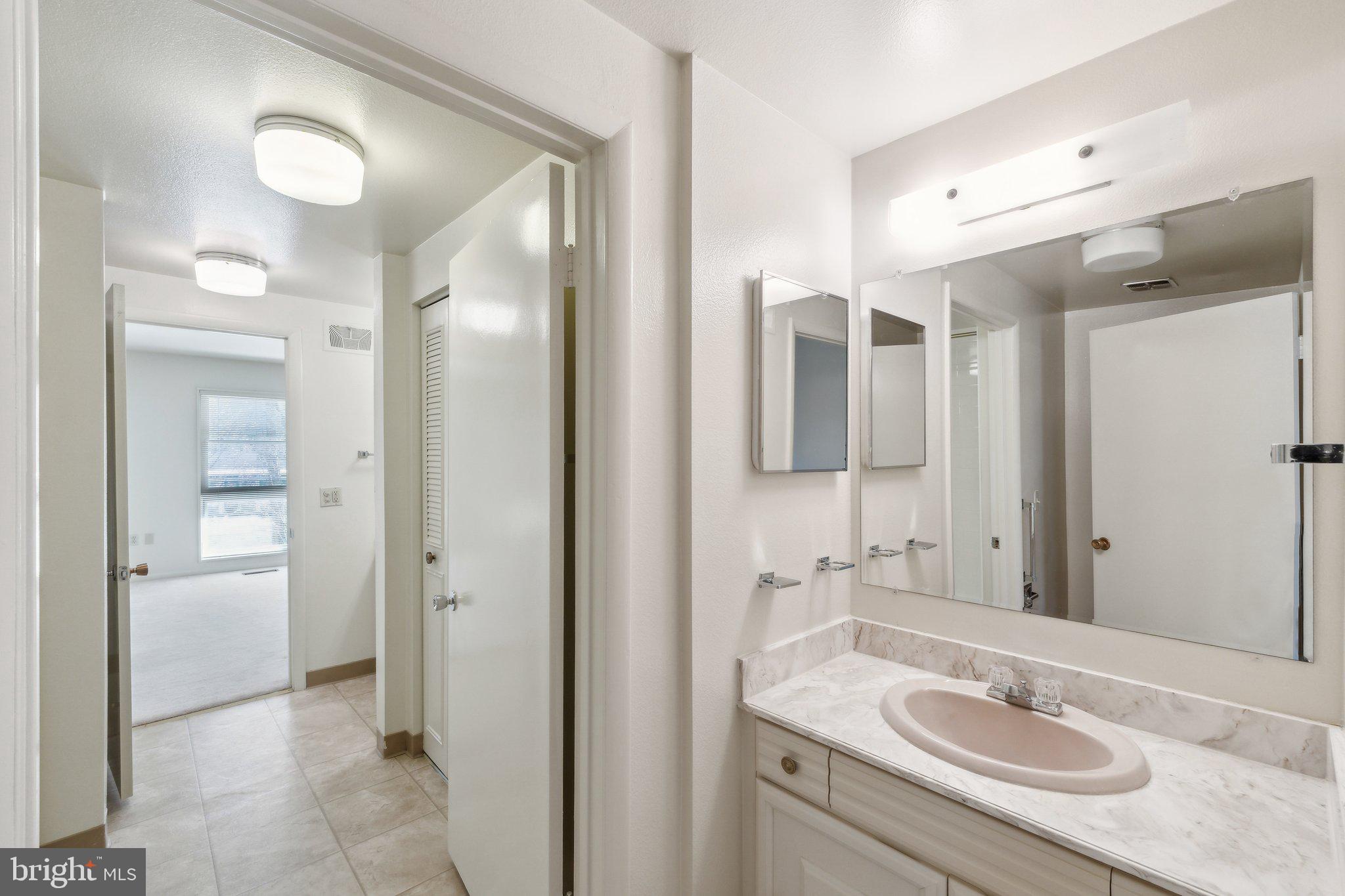 LEISURE WORLD - Residential